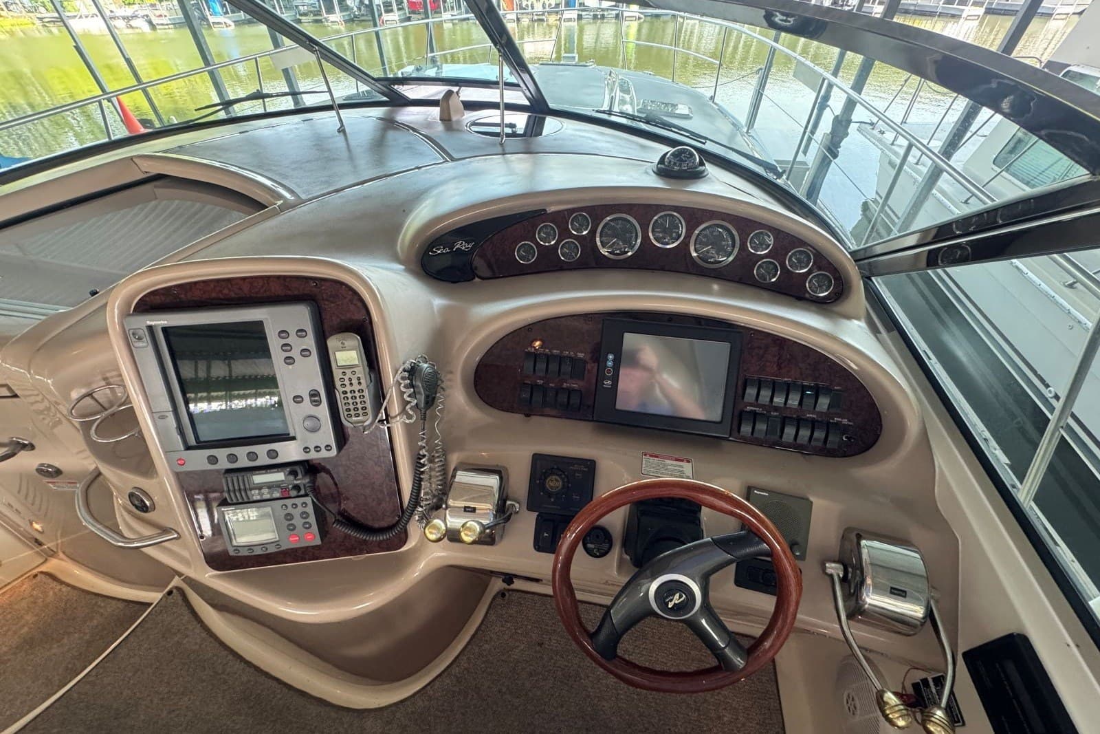 2003 Sea Ray 410 Sundancer — Hendersonville, TN (photo 28)