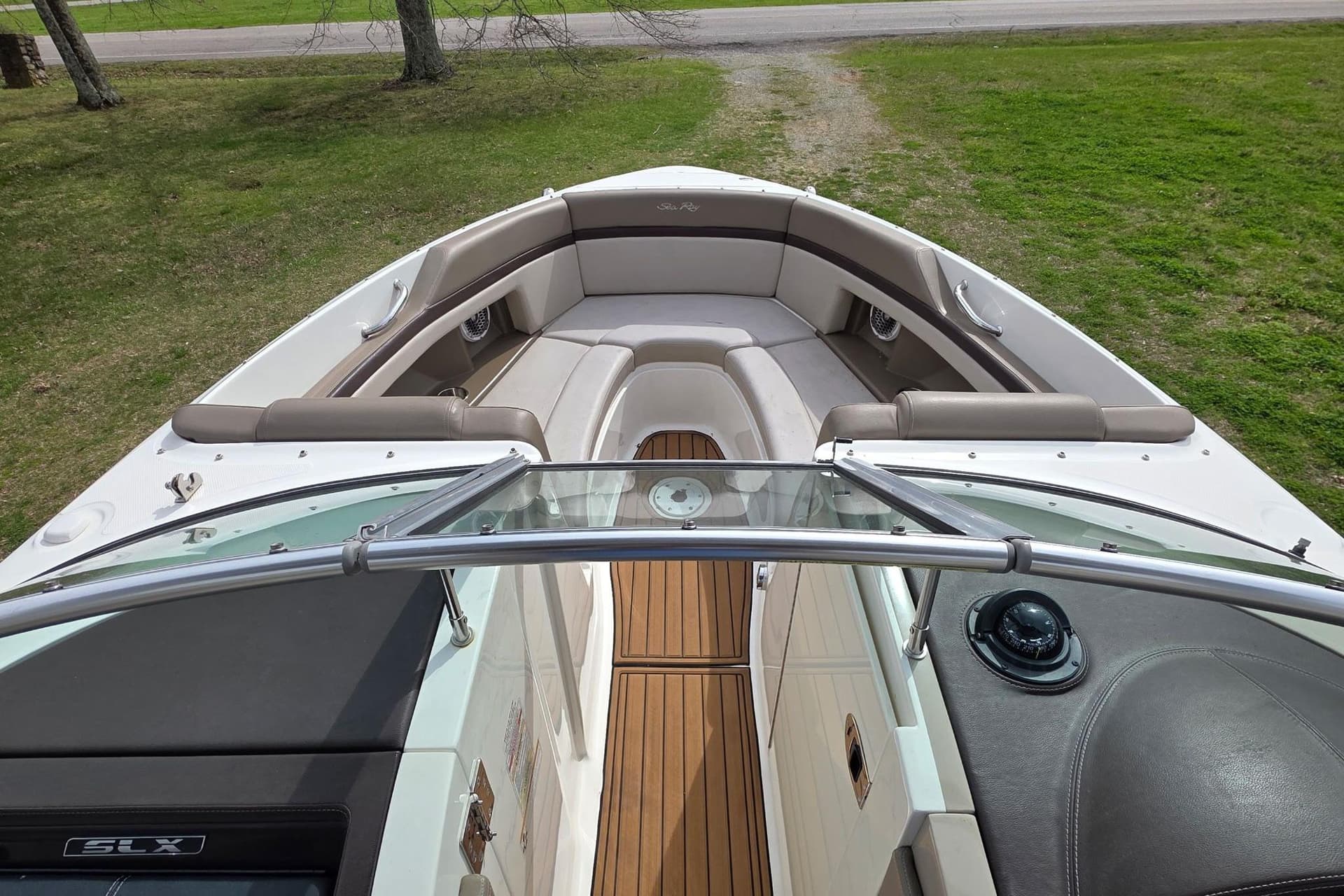 2011 Sea Ray SLX 250 — Franklin, TN (photo 15)