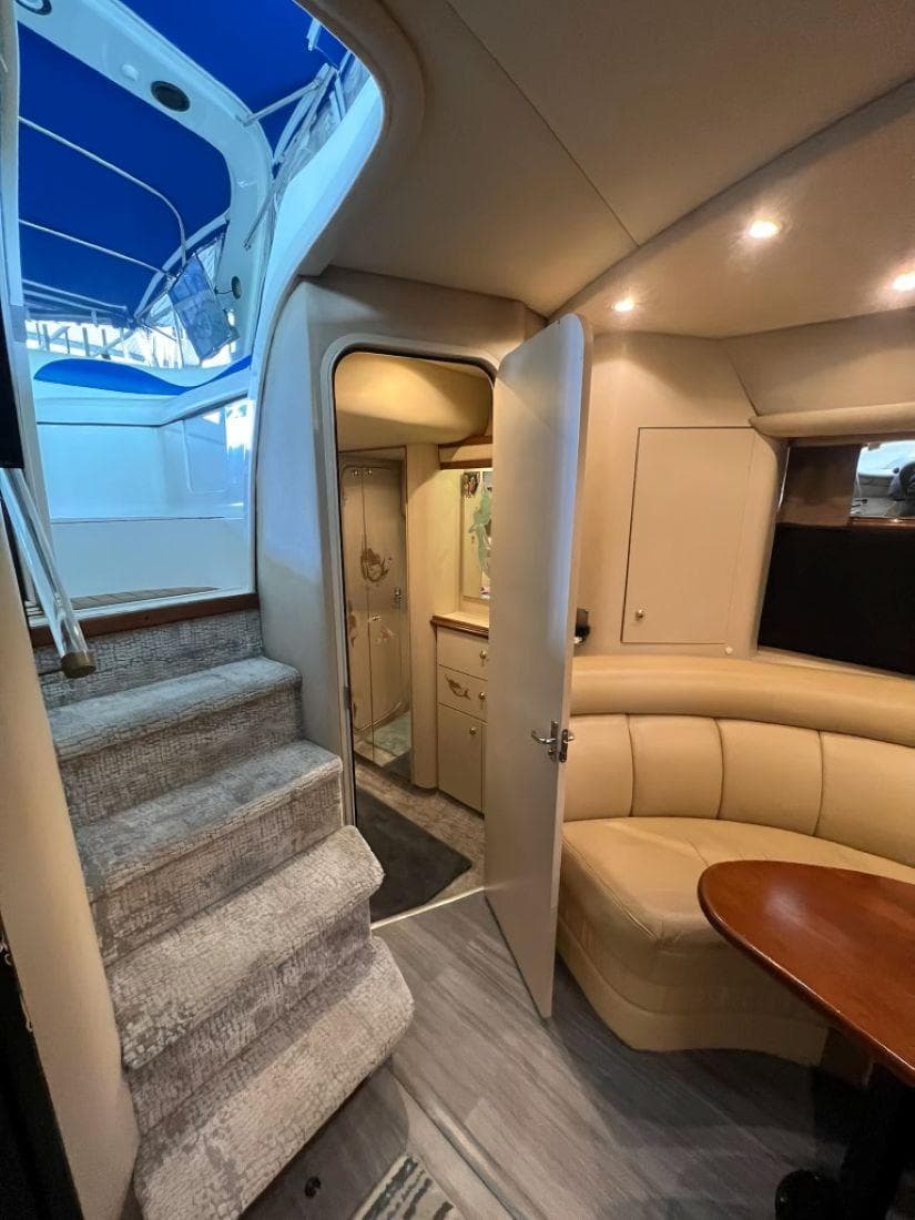 2000 Cruisers Yachts 4270 Express — Nashville, TN (photo 28)