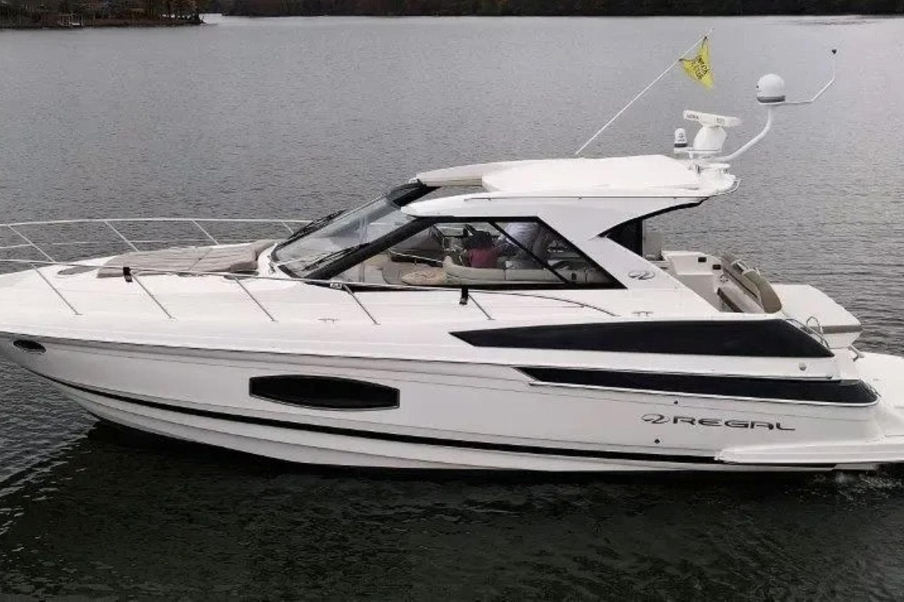 2016 Regal 46 Sport Coupe — Guntersville, TN