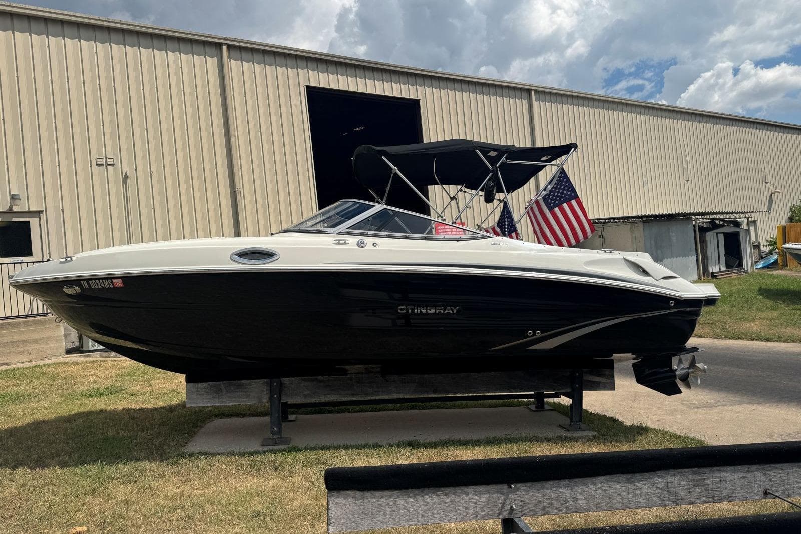 2017 Stingray 235 LR — Hendersonville, TN (photo 2)