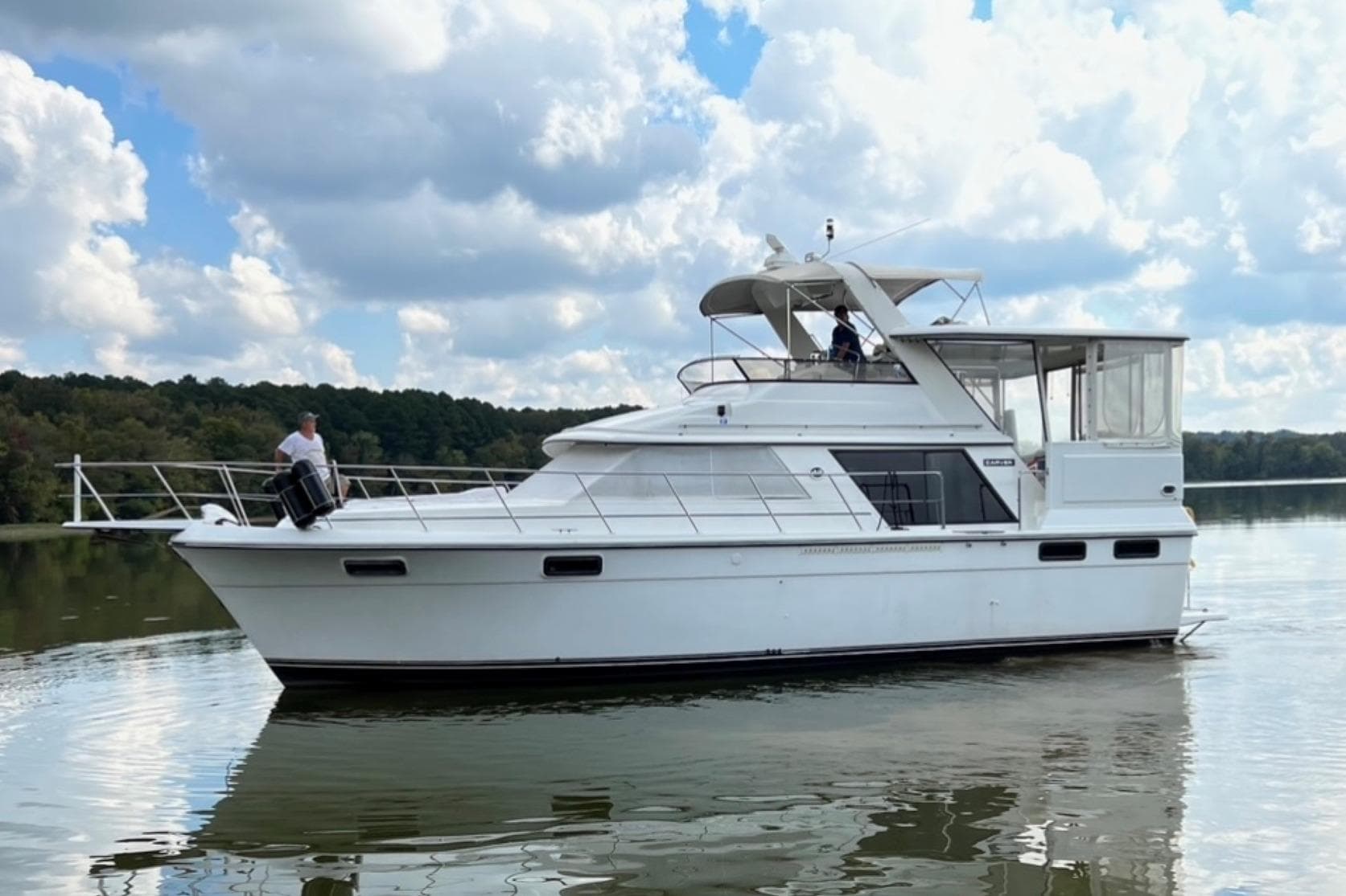 1987 Carver 42 Aft Cabin Motor Yacht — Waverly, TN