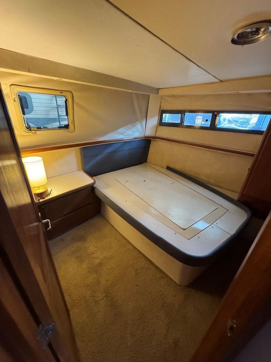 1994 Carver 350 Aft Cabin Motor Yacht — Gallatin, TN (photo 27)