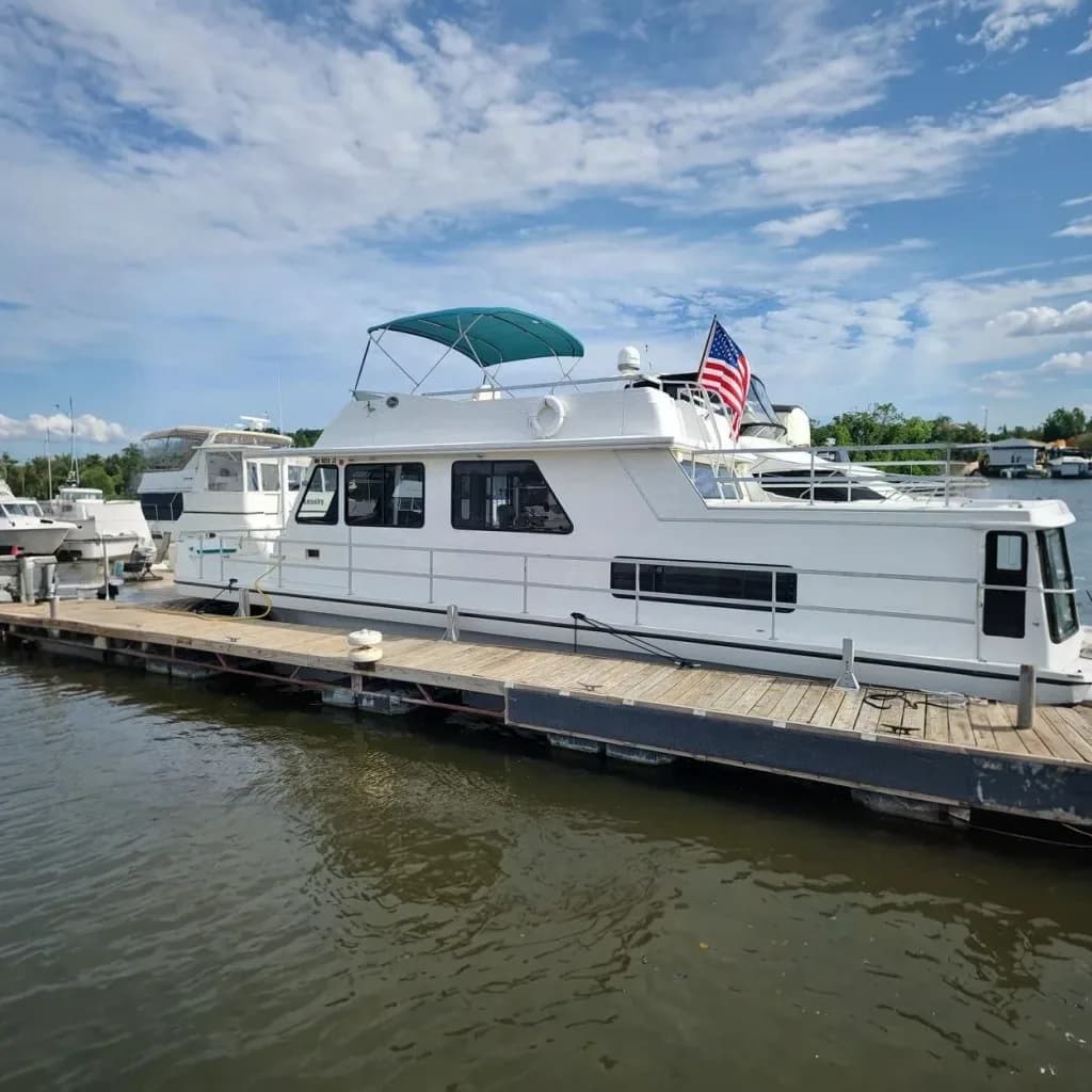 1996 Gibson 50 Cabin Yacht — Iuka, MS