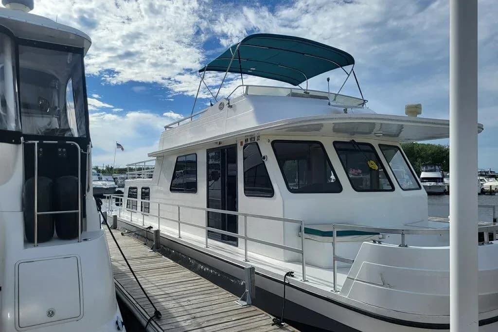 1996 Gibson 50 Cabin Yacht — Iuka, MS (photo 2)