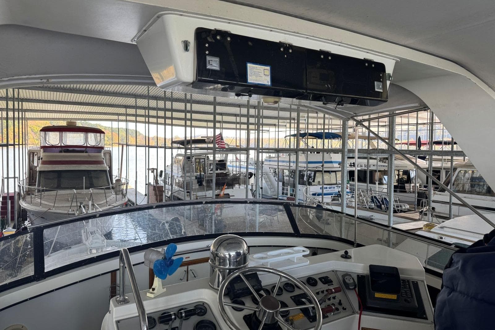 1987 Carver 42 Aft Cabin Motor Yacht — Waverly, TN (photo 16)