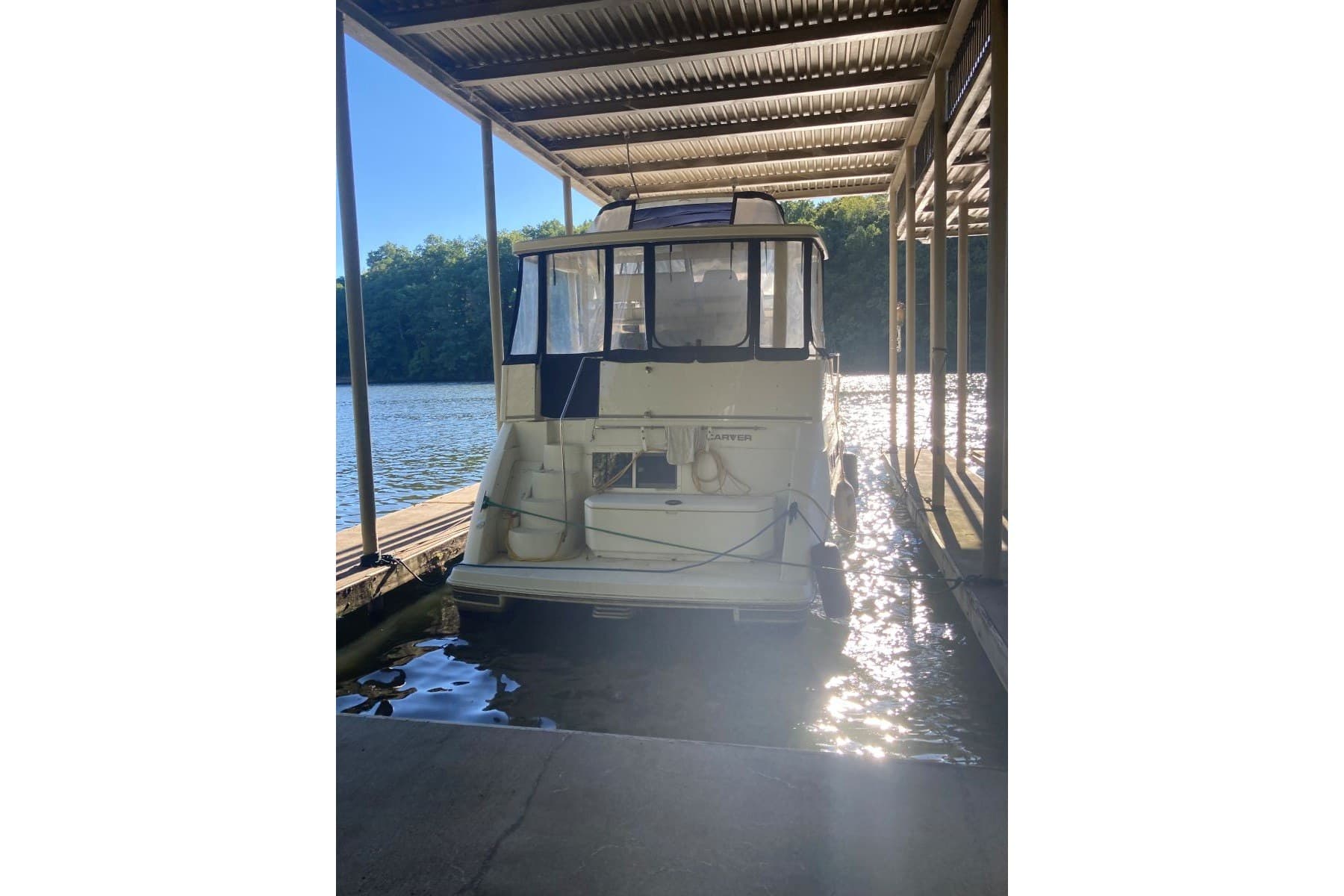 1996 Carver 355 Aft Cabin Motor Yacht — Florence, TN