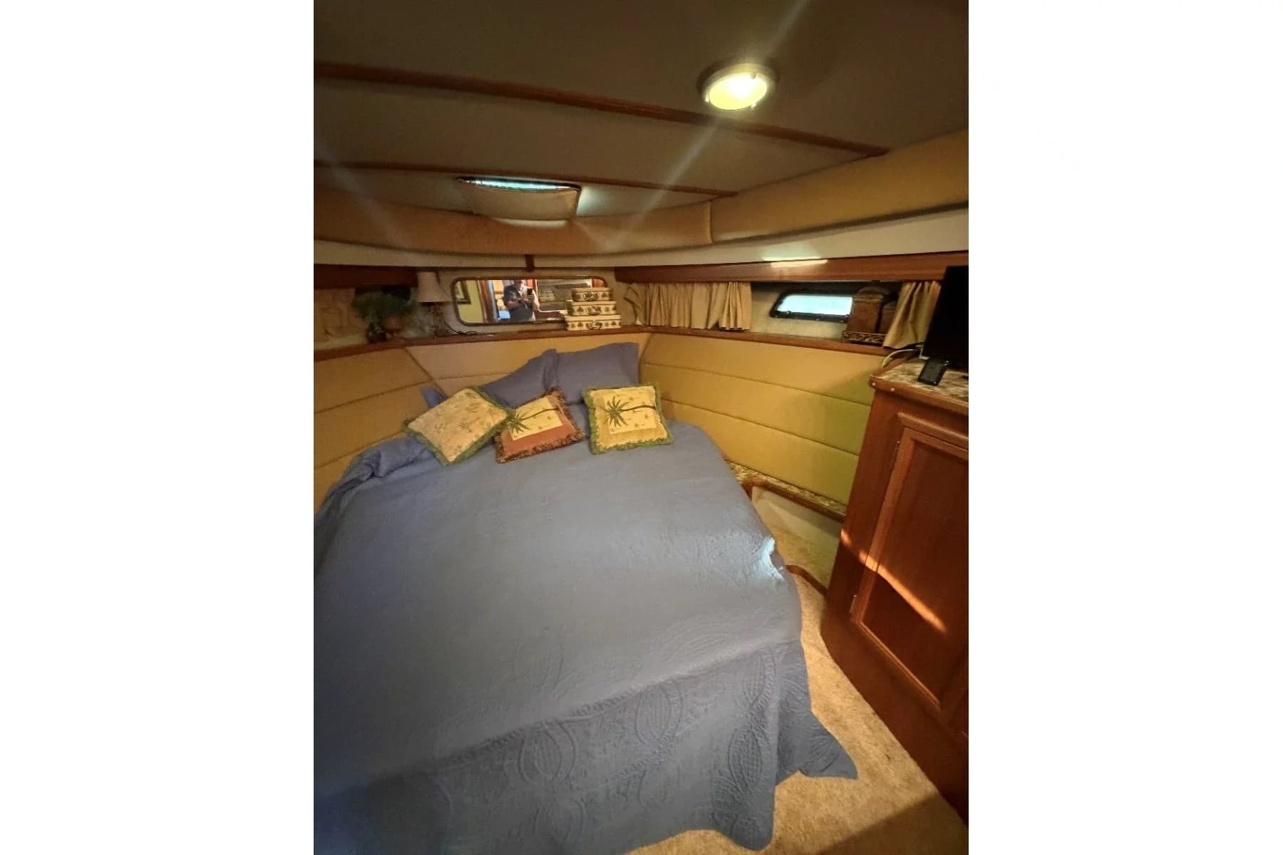 1987 Carver 4207 Aft Cabin Motor Yacht — Aurora, KY (photo 8)
