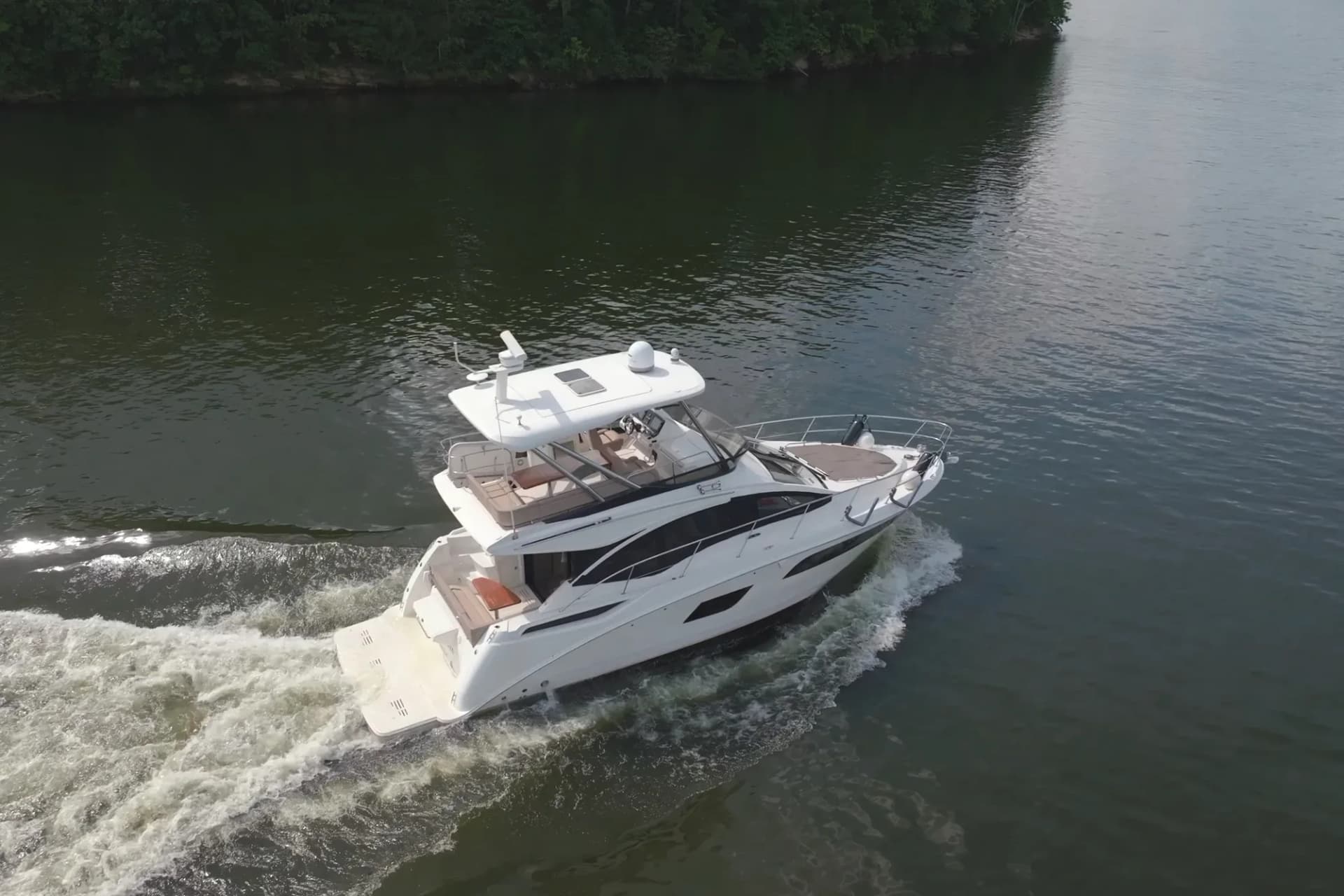 2017 Sea Ray Fly 400 — Iuka, MS (photo 3)