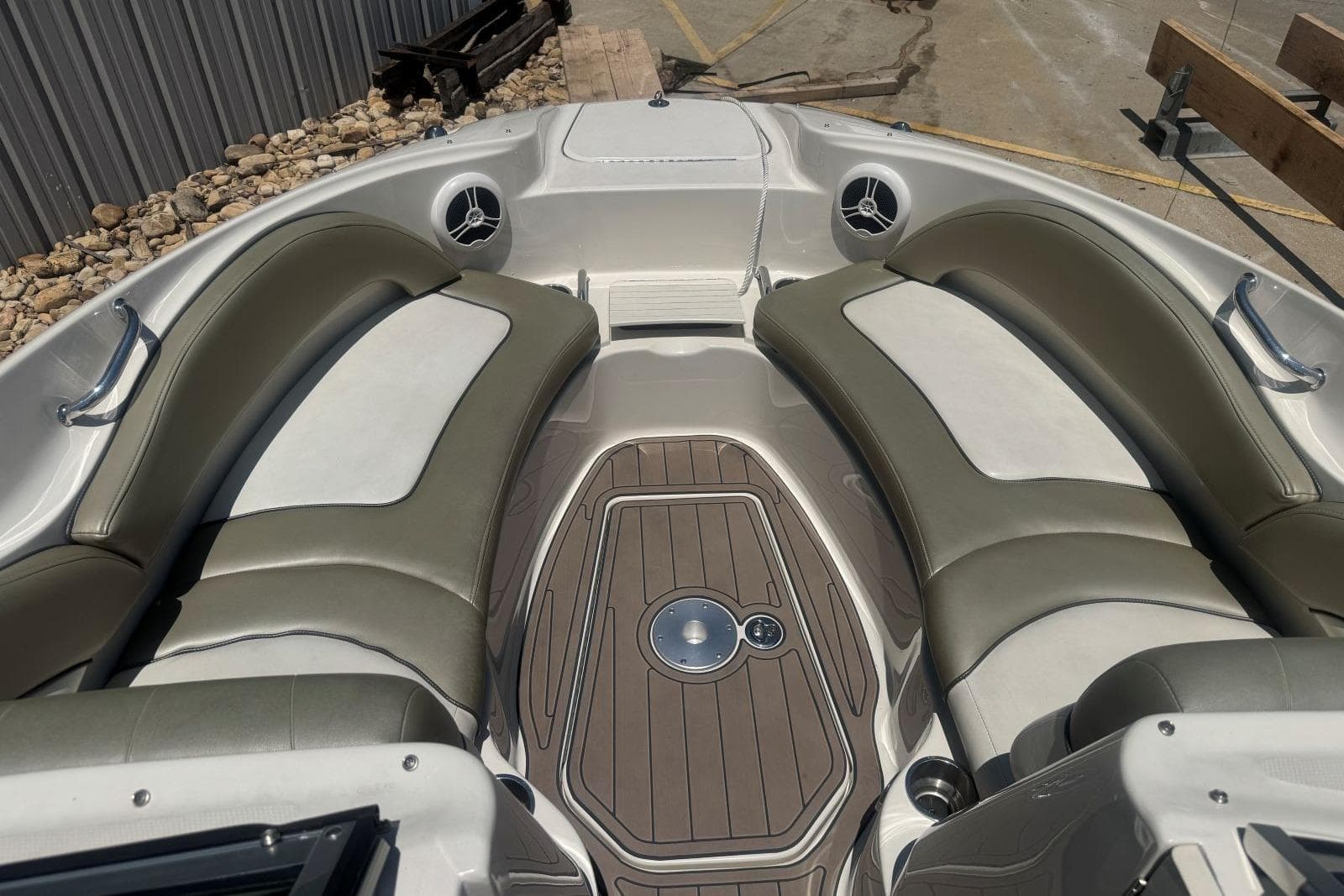 2006 Sea Ray 220 Sundeck — Hendersonville, TN (photo 25)