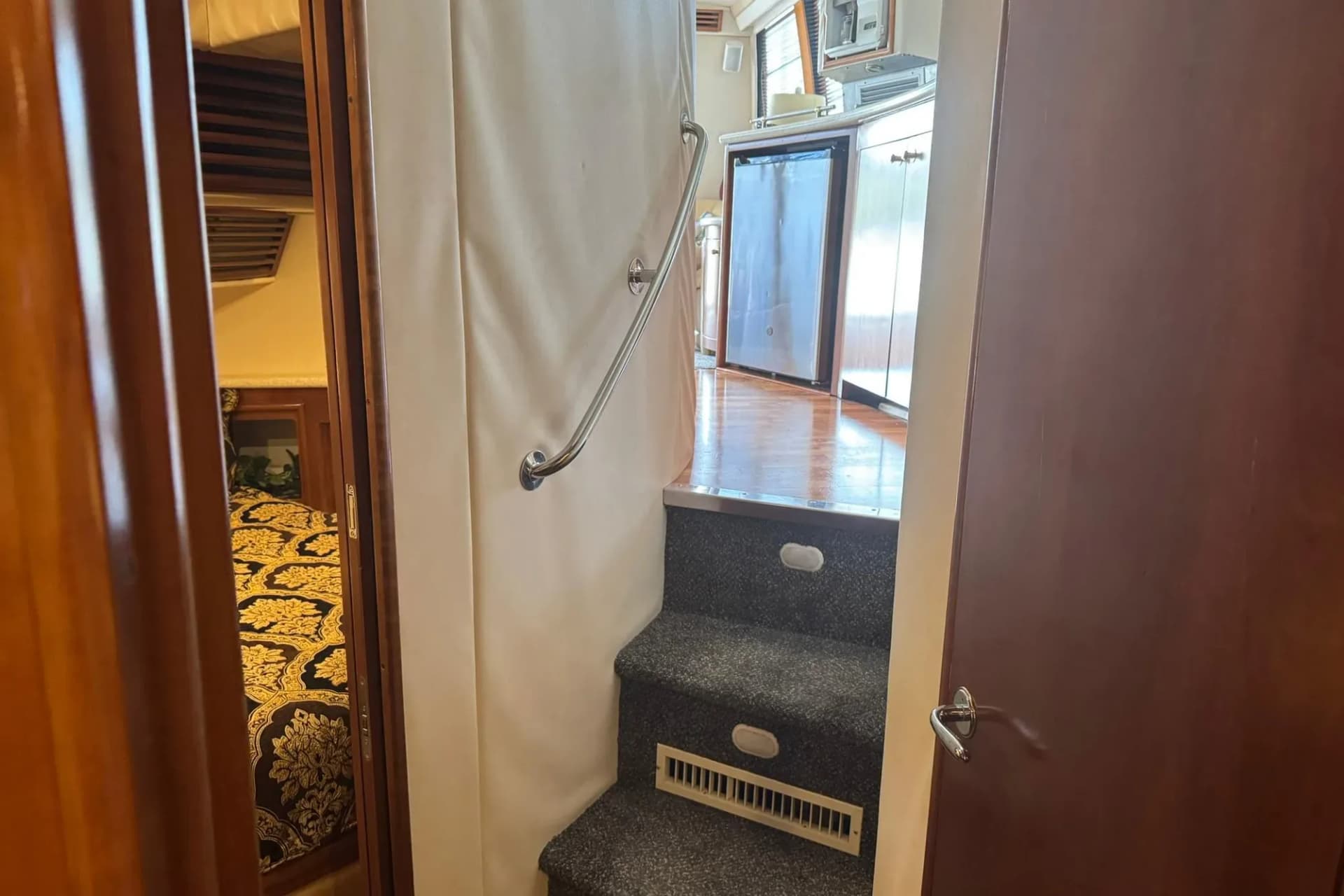 1999 Carver 450 Voyager Pilothouse — Fulton, MS (photo 37)
