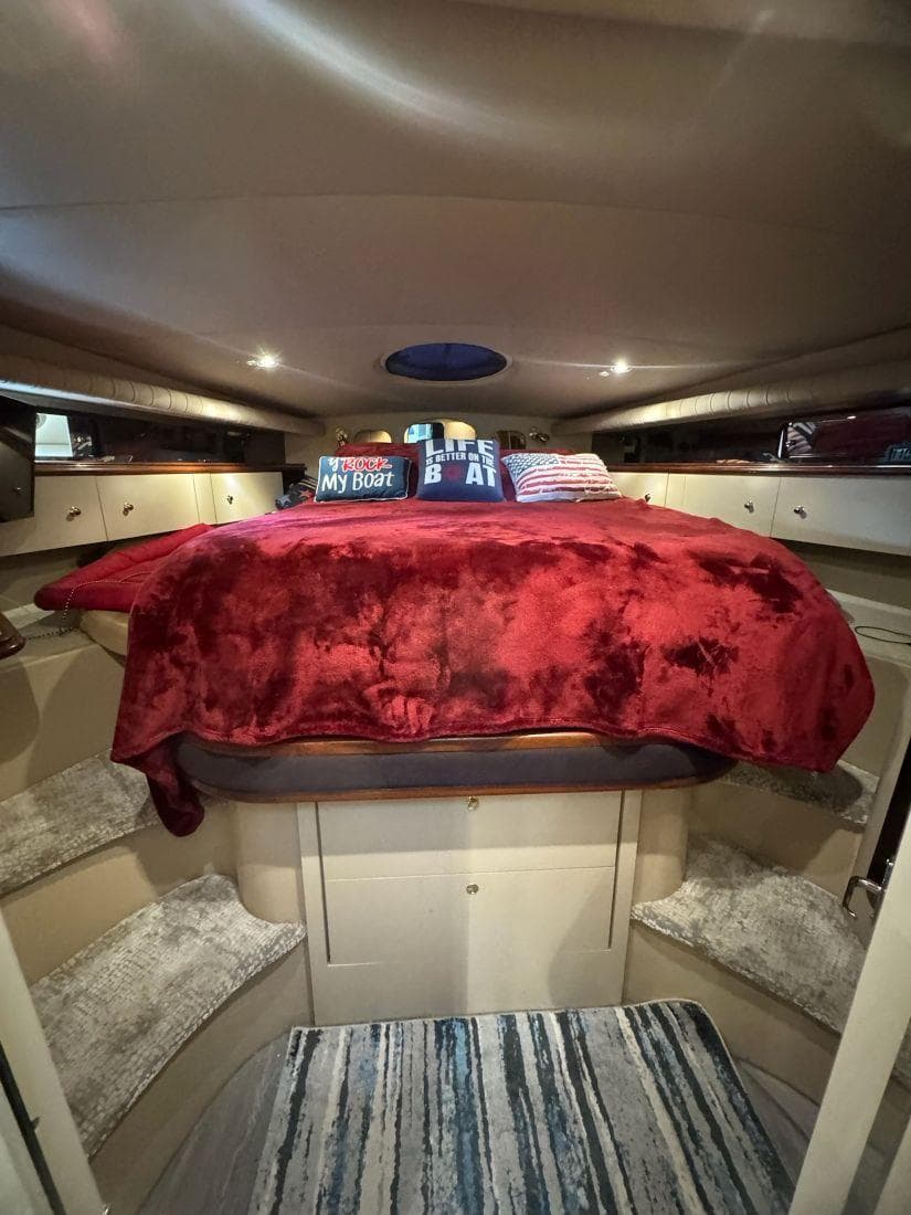 2000 Cruisers Yachts 4270 Express — Nashville, TN (photo 18)