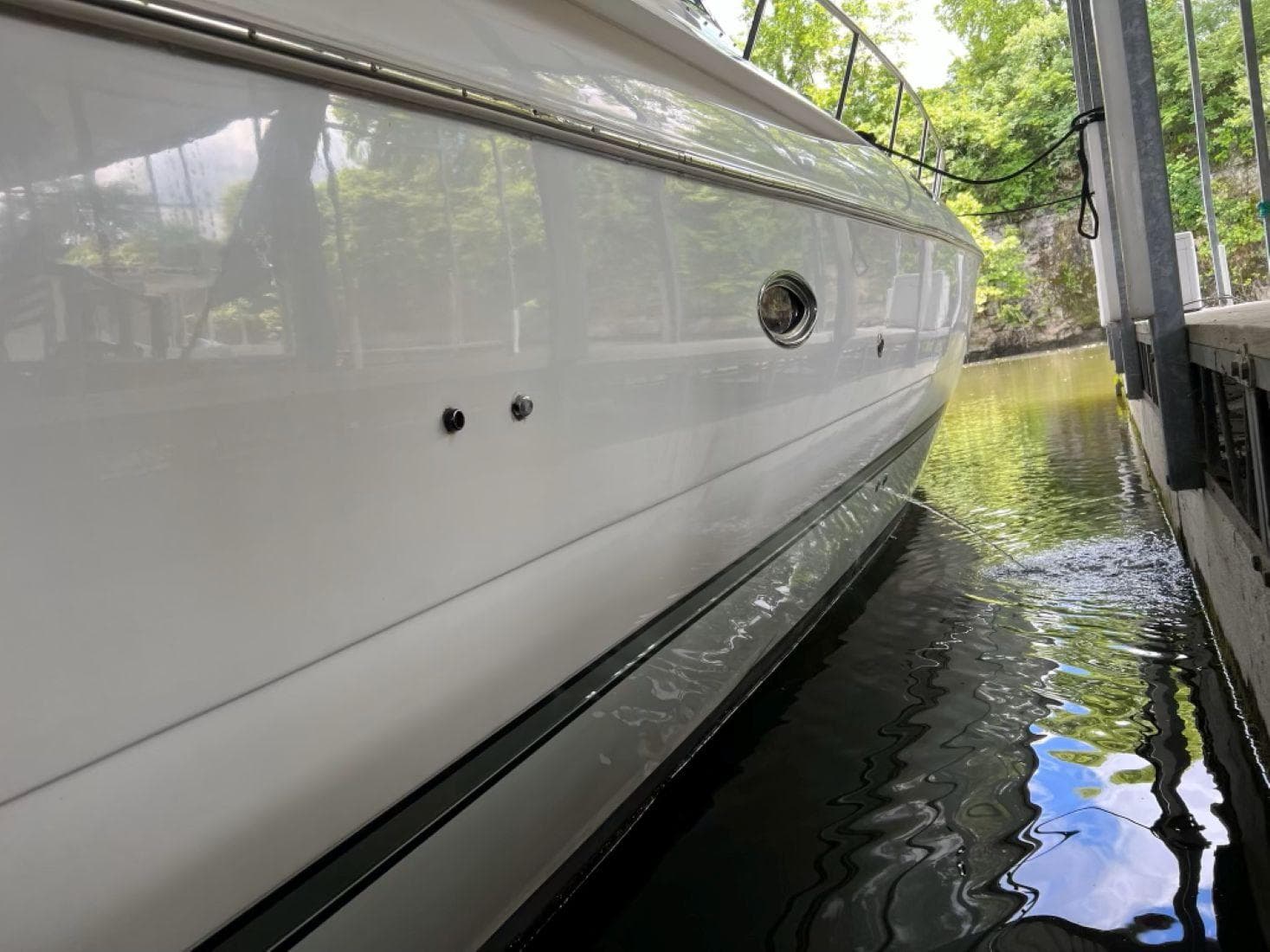 2000 Cruisers Yachts 4270 Express — Nashville, TN (photo 41)