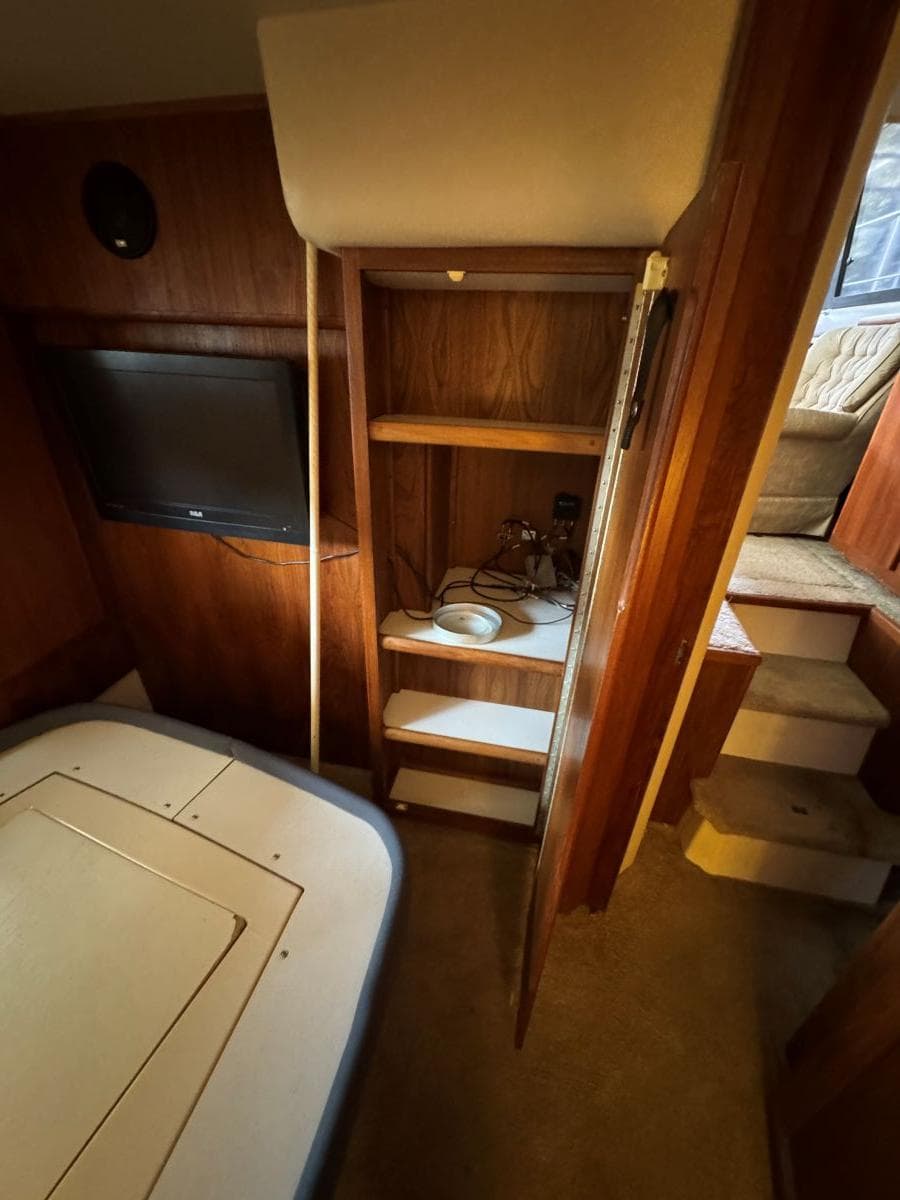 1994 Carver 350 Aft Cabin Motor Yacht — Gallatin, TN (photo 31)