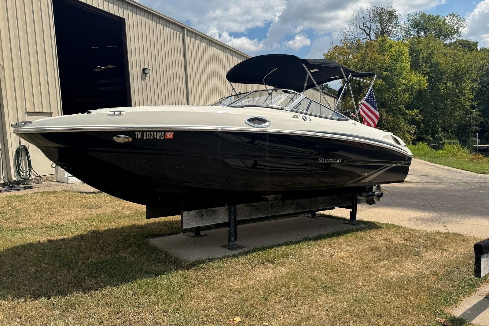 2017 Stingray 235 LR — Hendersonville, TN