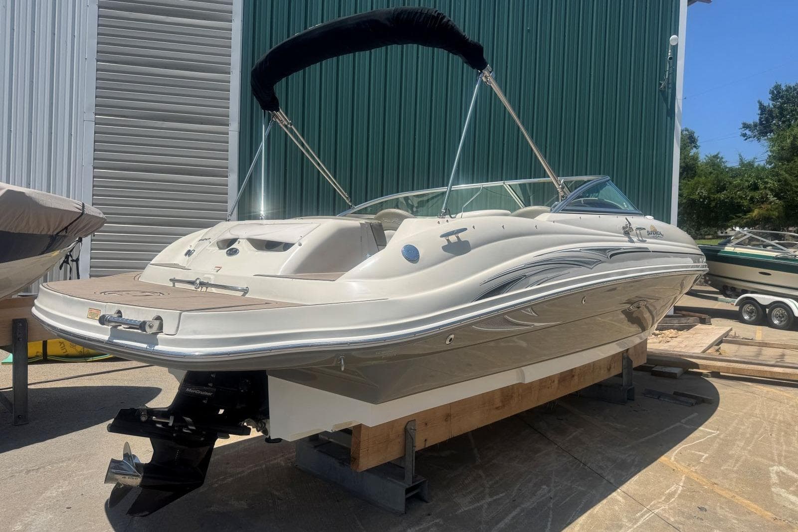 2006 Sea Ray 220 Sundeck — Hendersonville, TN (photo 9)