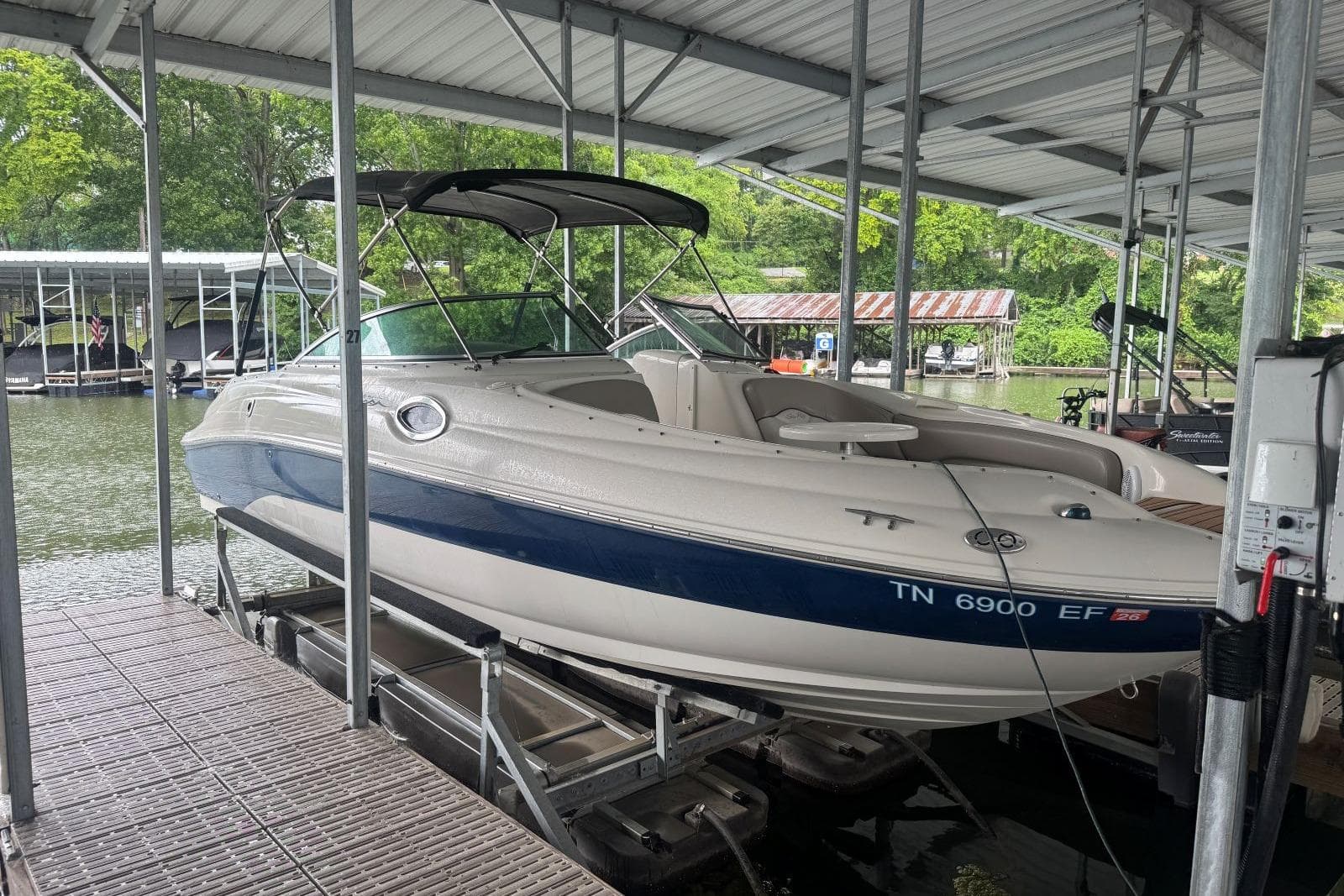 2004 Sea Ray 240 Sundeck — Old Hickory, TN (photo 4)