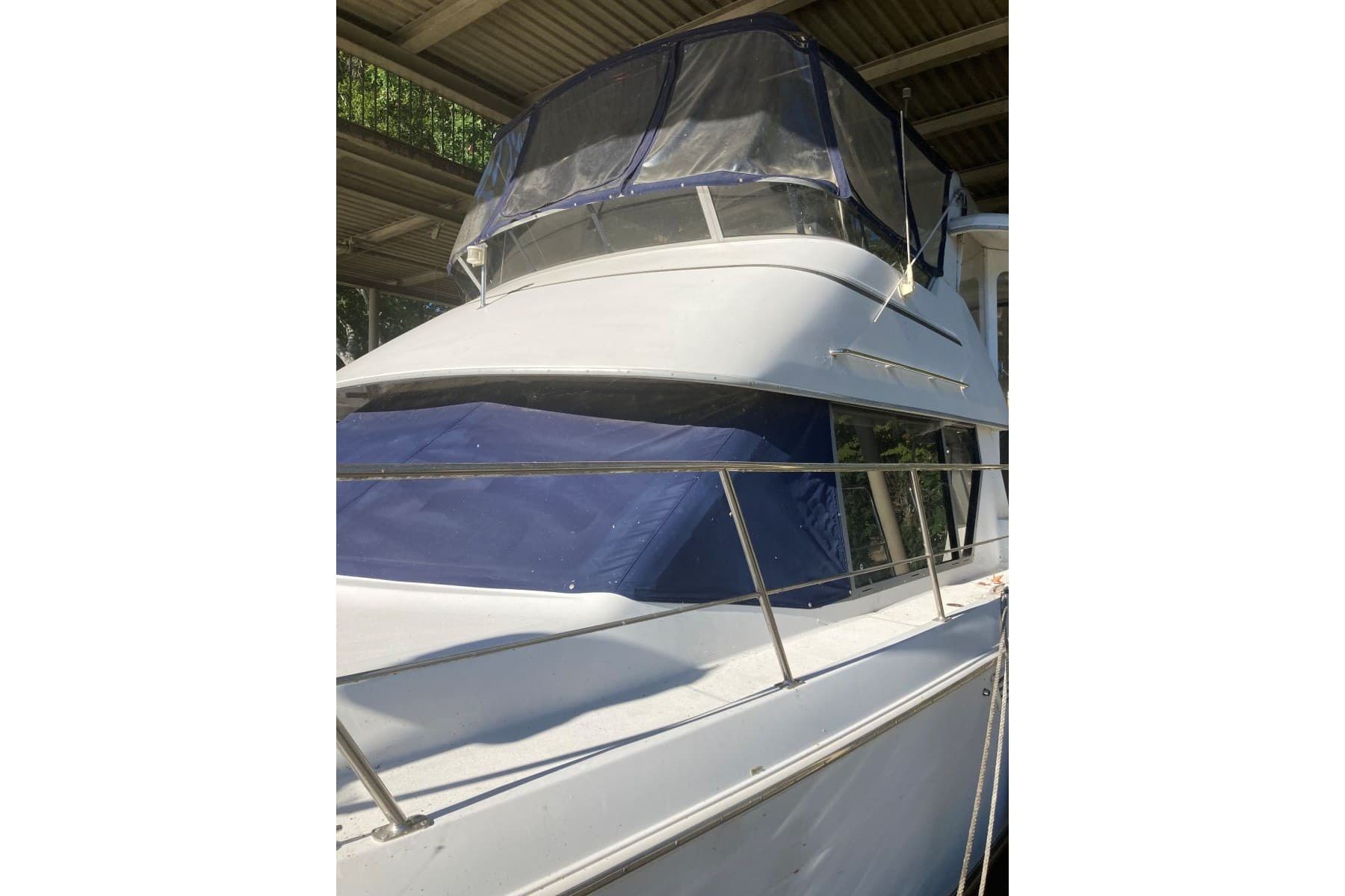 1996 Carver 355 Aft Cabin Motor Yacht — Florence, TN (photo 13)