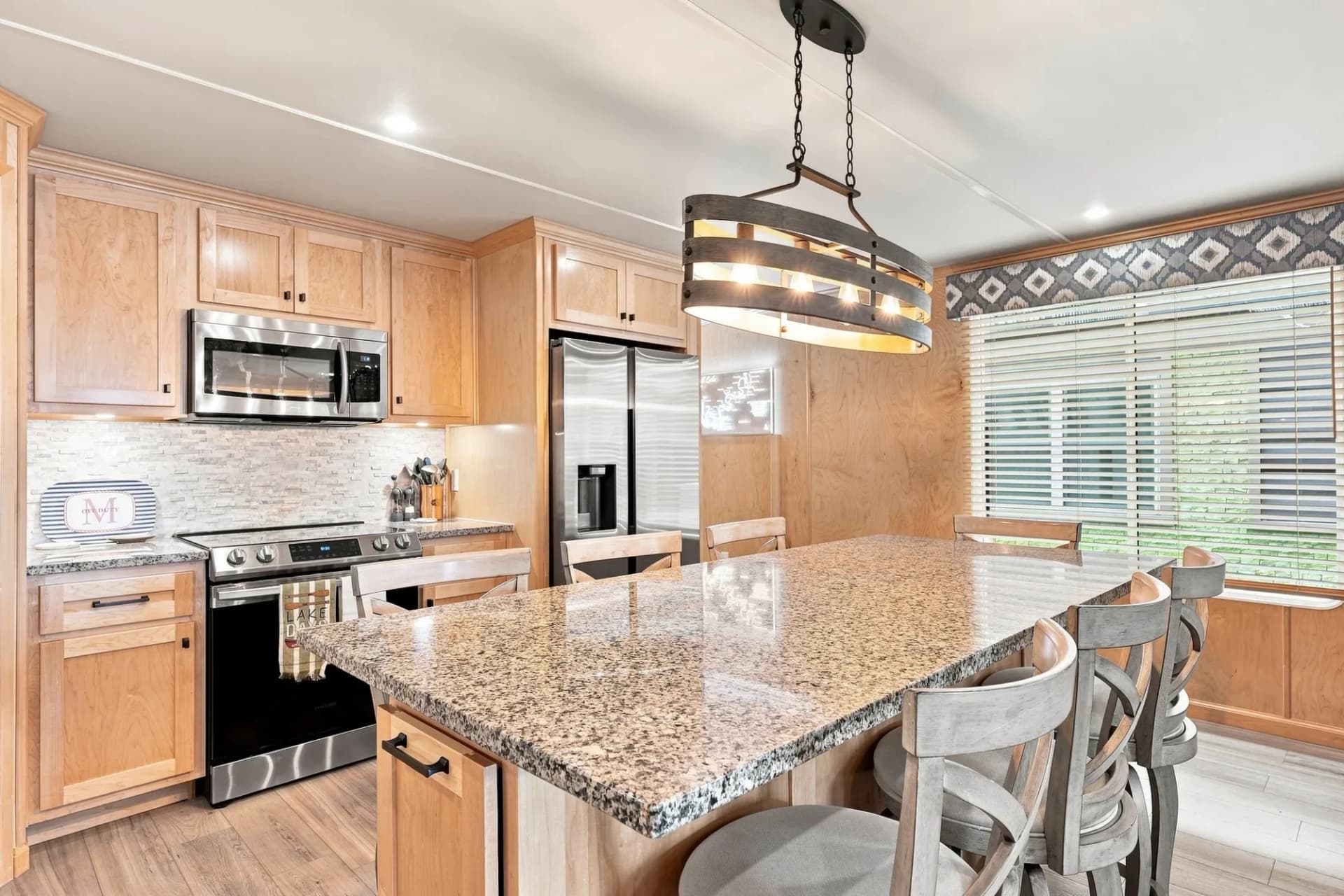 2023 Sumerset 18 x 77 LUX — Granville, TN (photo 34)