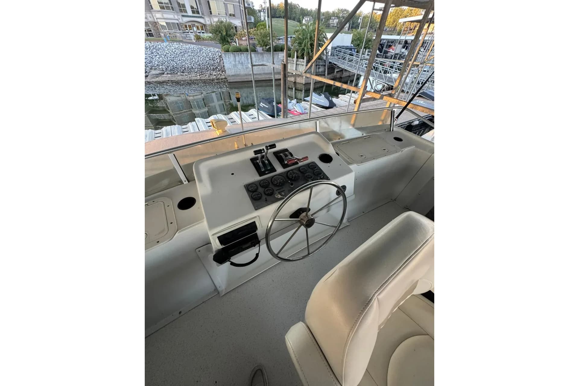 1996 Gibson 50 Cabin Yacht — Iuka, MS (photo 7)