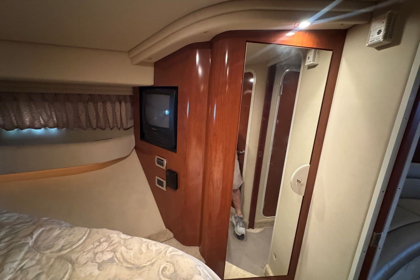 2003 Sea Ray 410 Sundancer — Hendersonville, TN (photo 2)