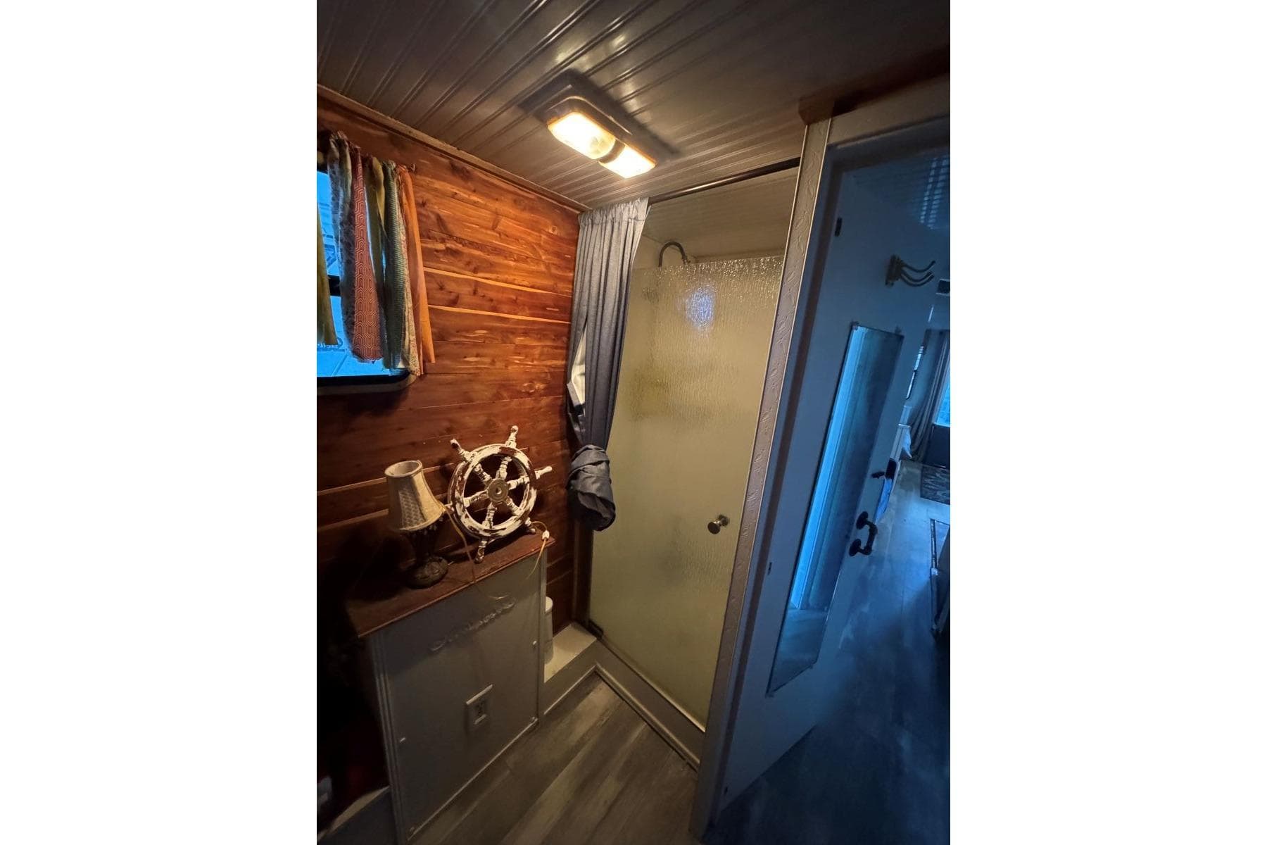 2006 Catamaran Cruisers Aqua Cruiser Executive - 51' — Hendersonville, TN (photo 17)