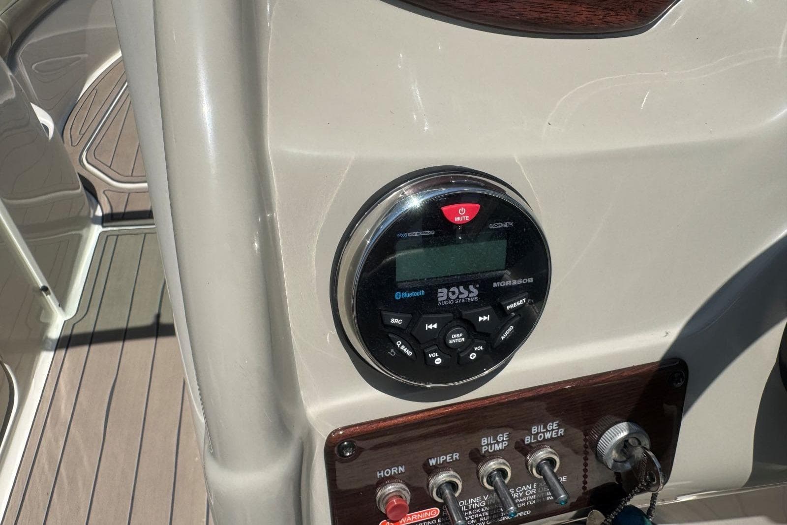 2006 Sea Ray 220 Sundeck — Hendersonville, TN (photo 24)