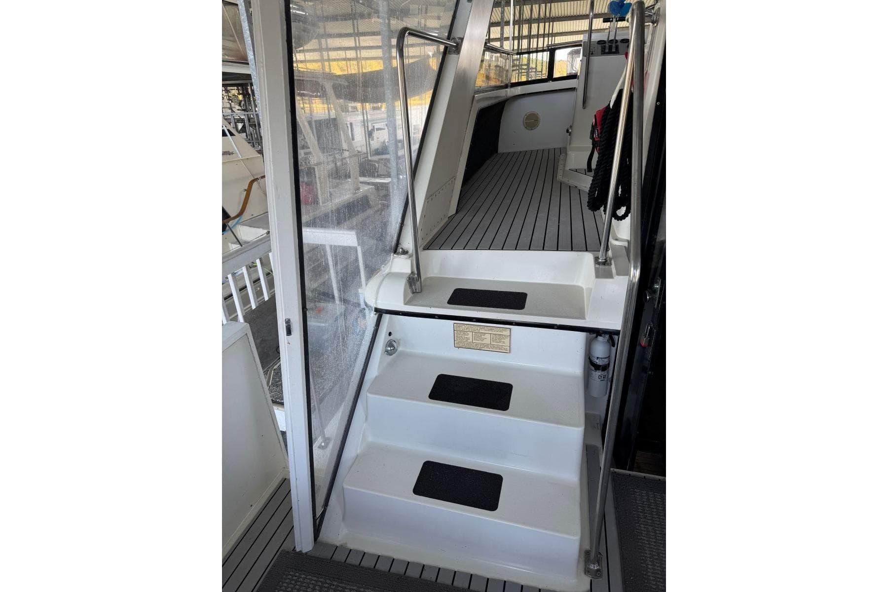 1987 Carver 42 Aft Cabin Motor Yacht — Waverly, TN (photo 13)