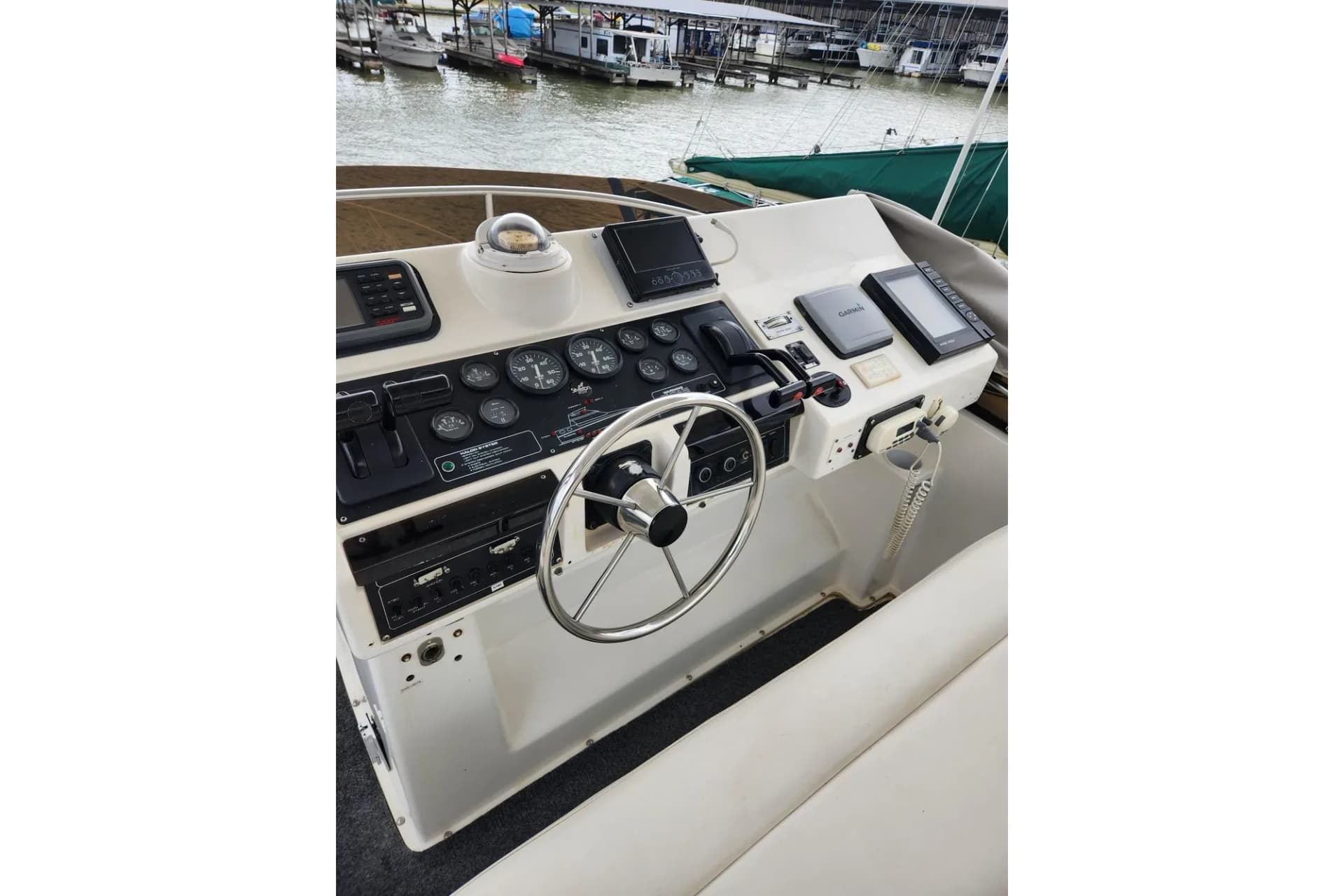 1996 Silverton 34 Motor Yacht — Fulton, MS (photo 12)