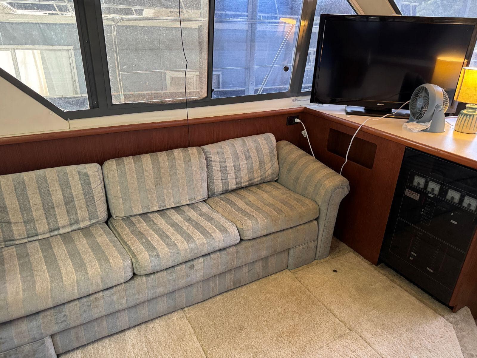 1994 Carver 350 Aft Cabin Motor Yacht — Gallatin, TN (photo 18)