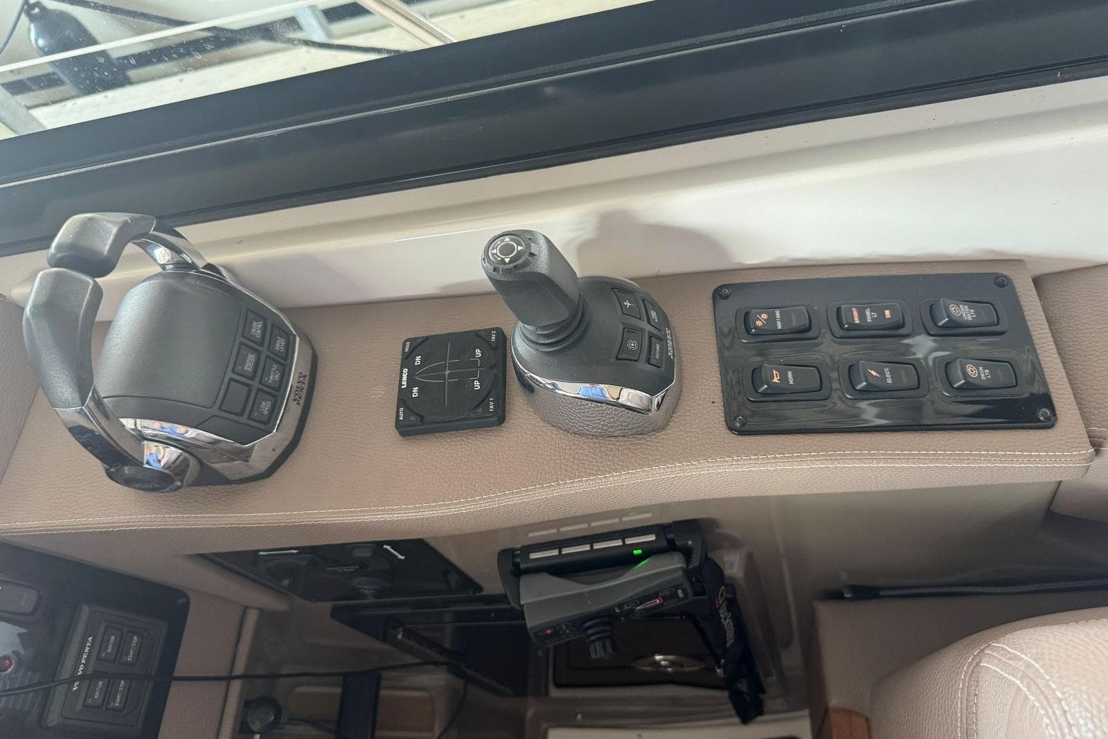 2016 Regal 46 Sport Coupe — Guntersville, TN (photo 31)