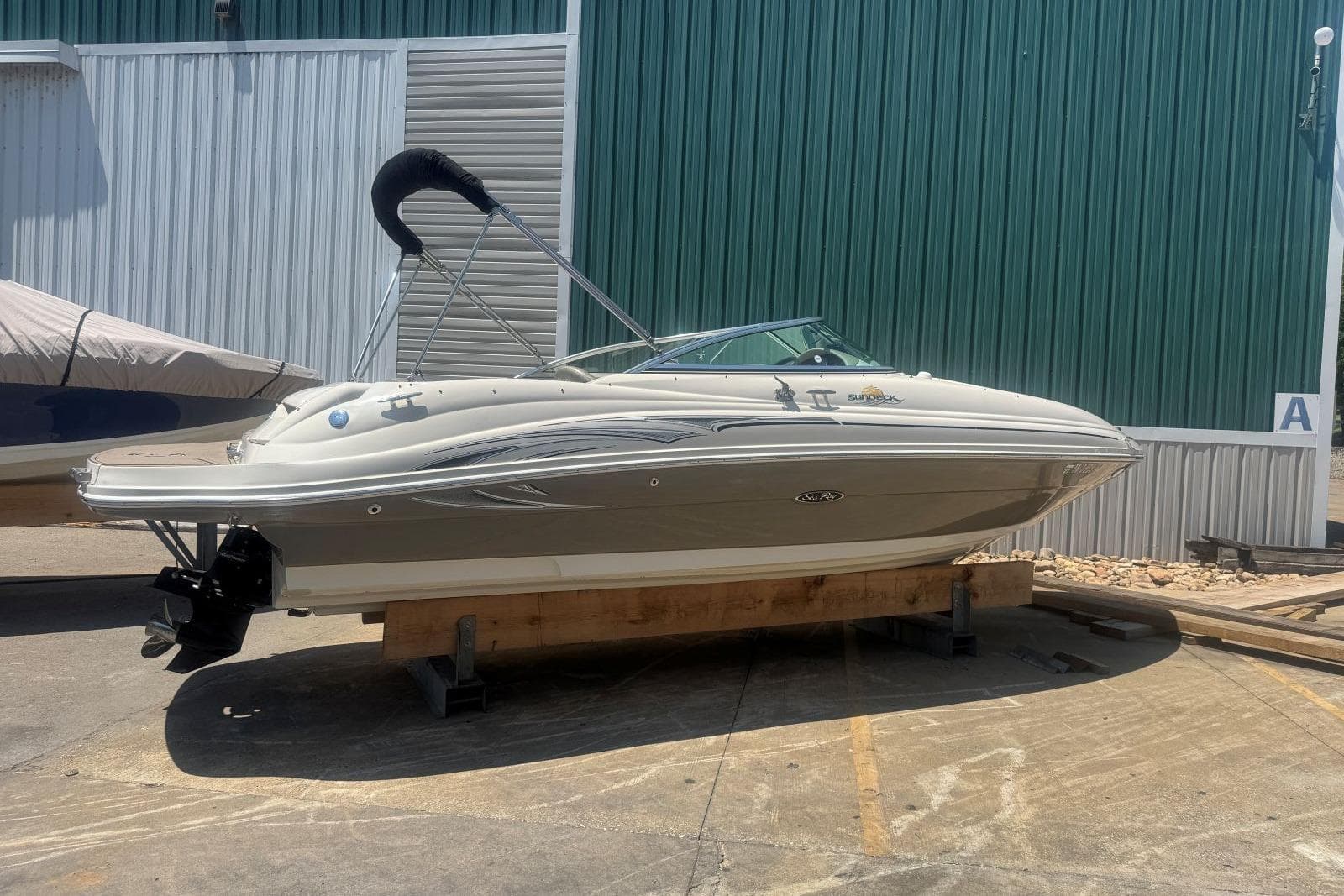 2006 Sea Ray 220 Sundeck — Hendersonville, TN (photo 10)