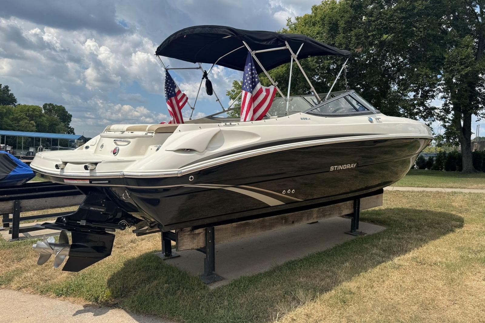 2017 Stingray 235 LR — Hendersonville, TN (photo 3)
