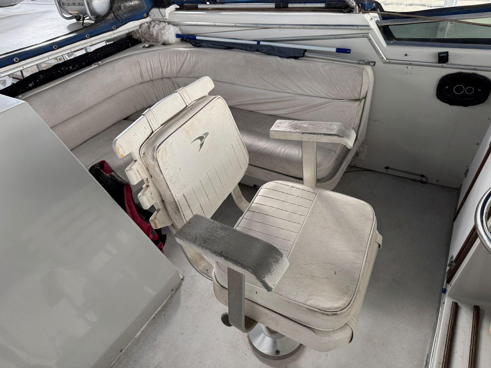 1988 Chris-Craft 426 Catalina — Hendersonville, TN (photo 14)