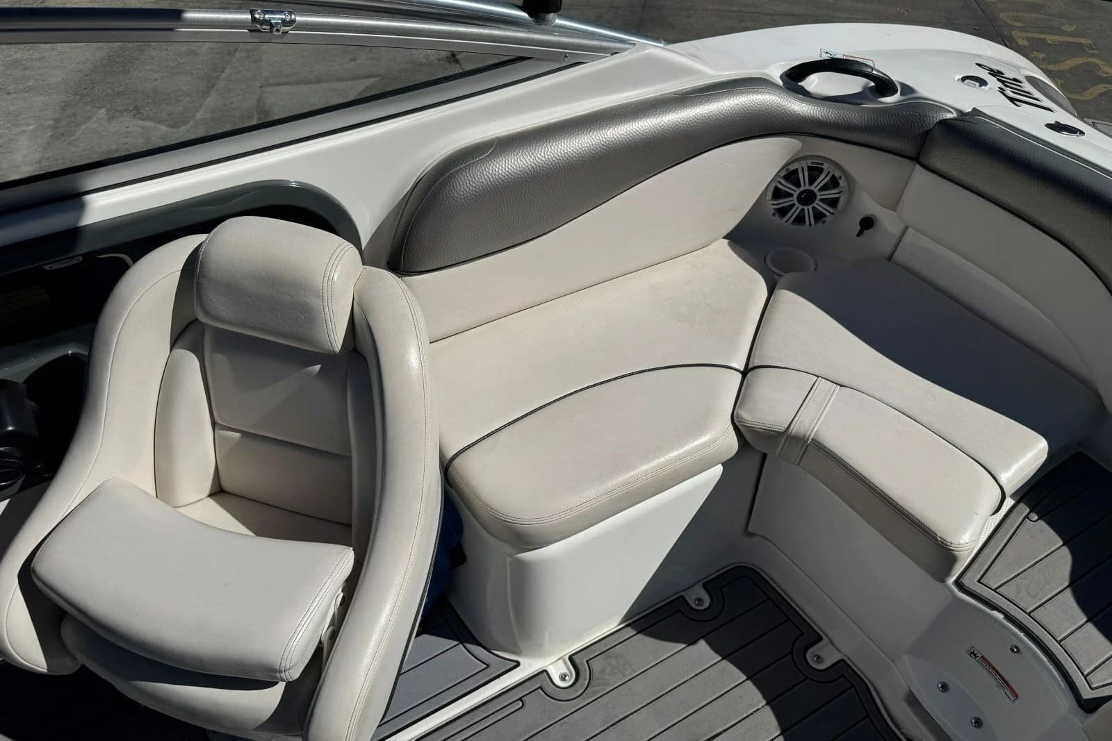 2011 Yamaha Boats AR210 — Hendersonville, TN (photo 14)