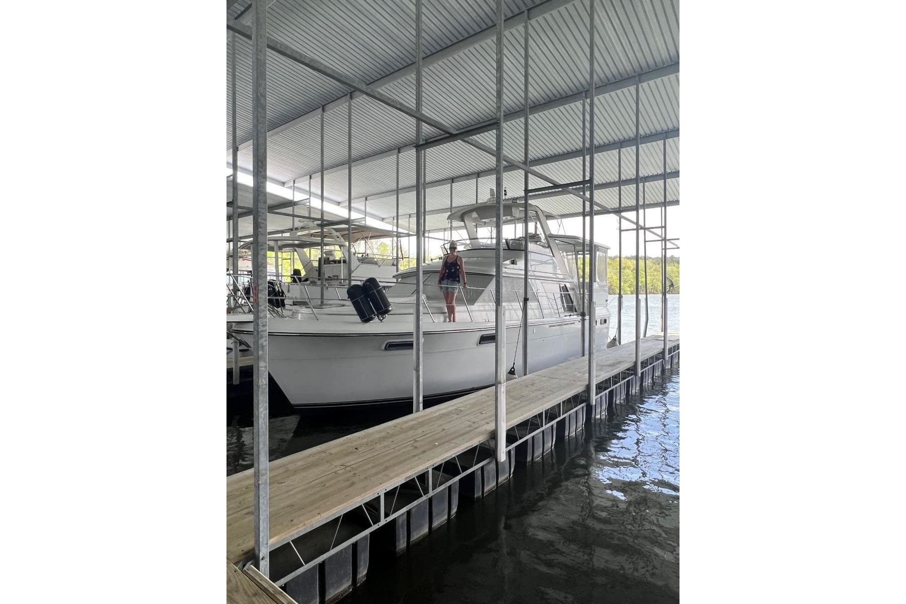 1987 Carver 42 Aft Cabin Motor Yacht — Waverly, TN (photo 4)