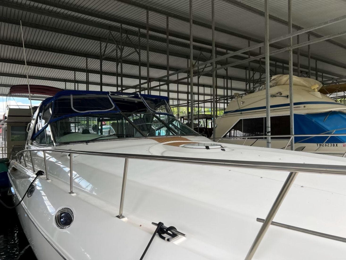 2000 Cruisers Yachts 4270 Express — Nashville, TN (photo 38)