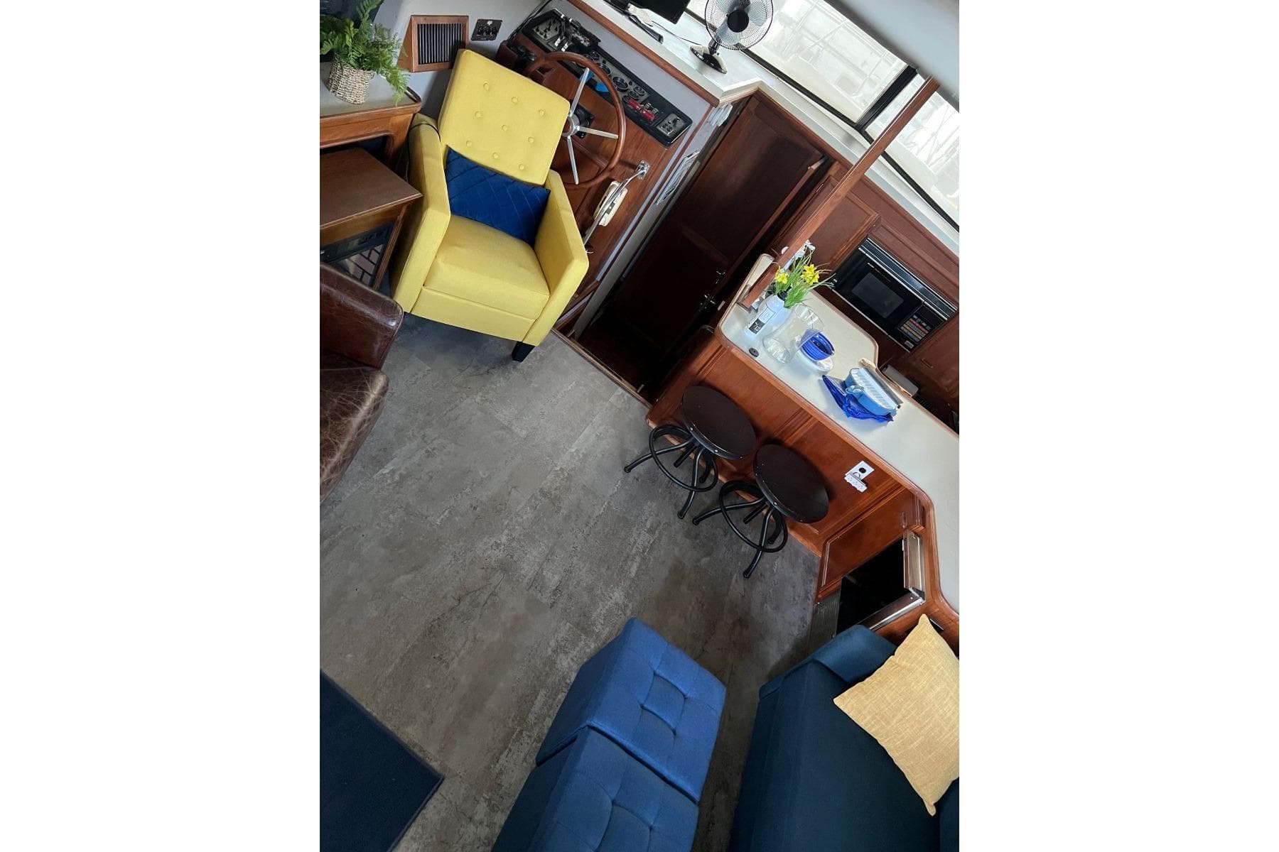 1987 Carver 42 Aft Cabin Motor Yacht — Waverly, TN (photo 24)