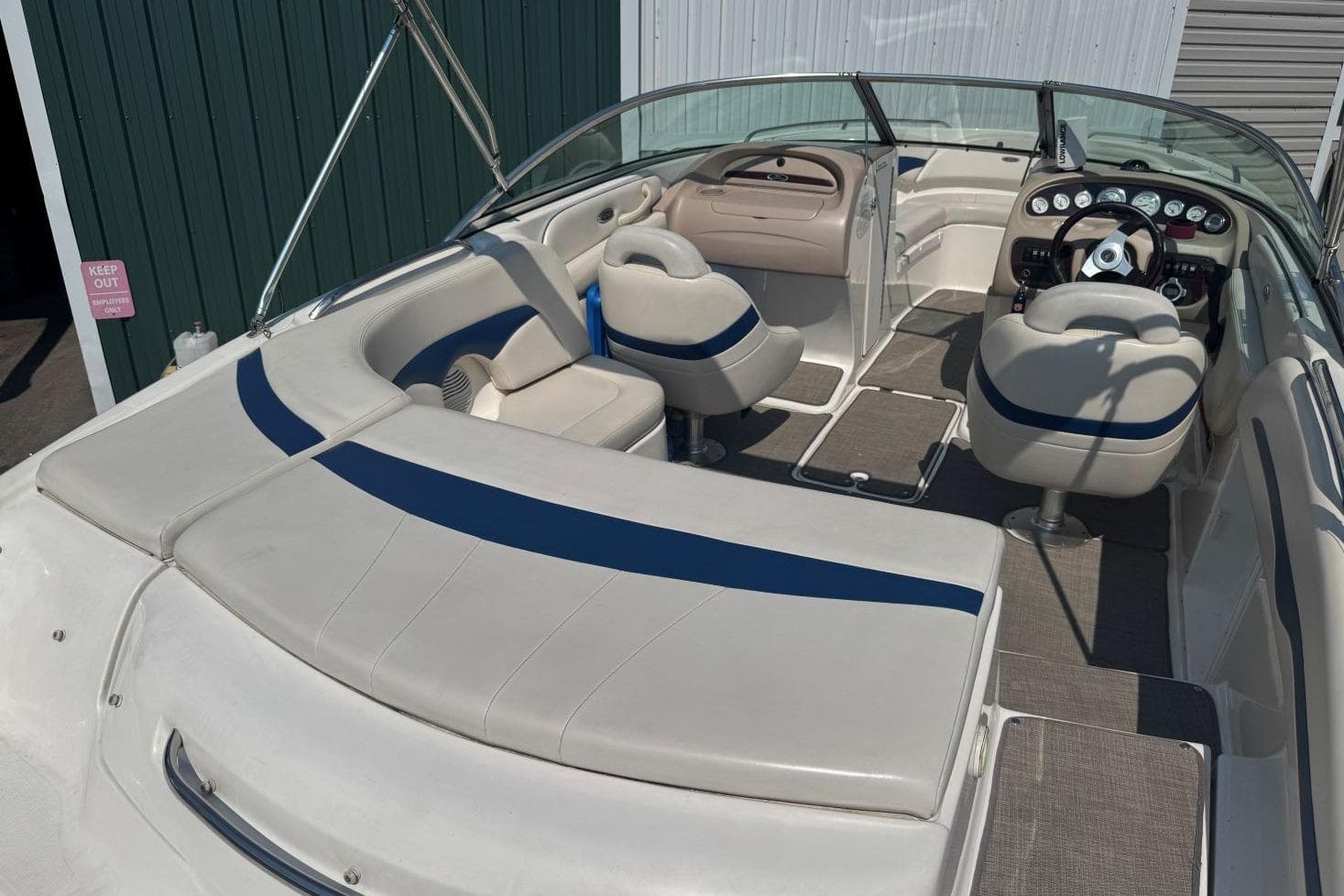 2001 Chaparral 220 SSi — Hendersonville, TN (photo 8)