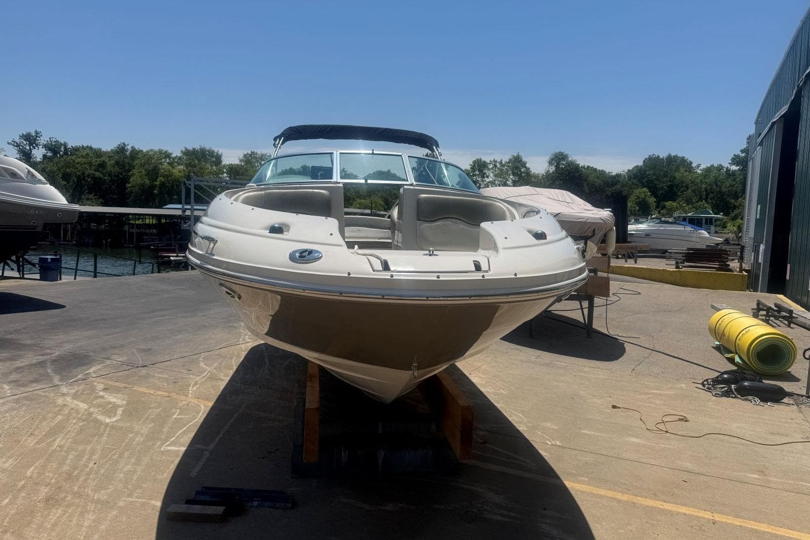 2006 Sea Ray 220 Sundeck — Hendersonville, TN (photo 6)