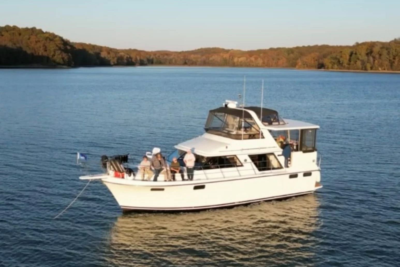 1987 Carver 4207 Aft Cabin Motor Yacht — Aurora, KY