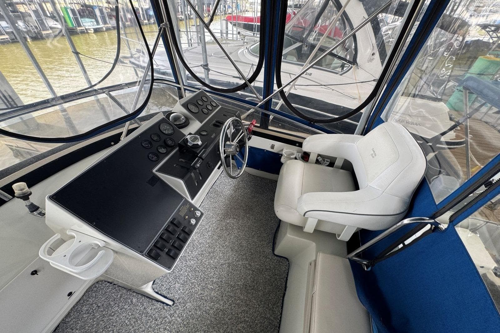 1993 Carver 300 Aft Cabin — Mt Juliet, TN (photo 12)