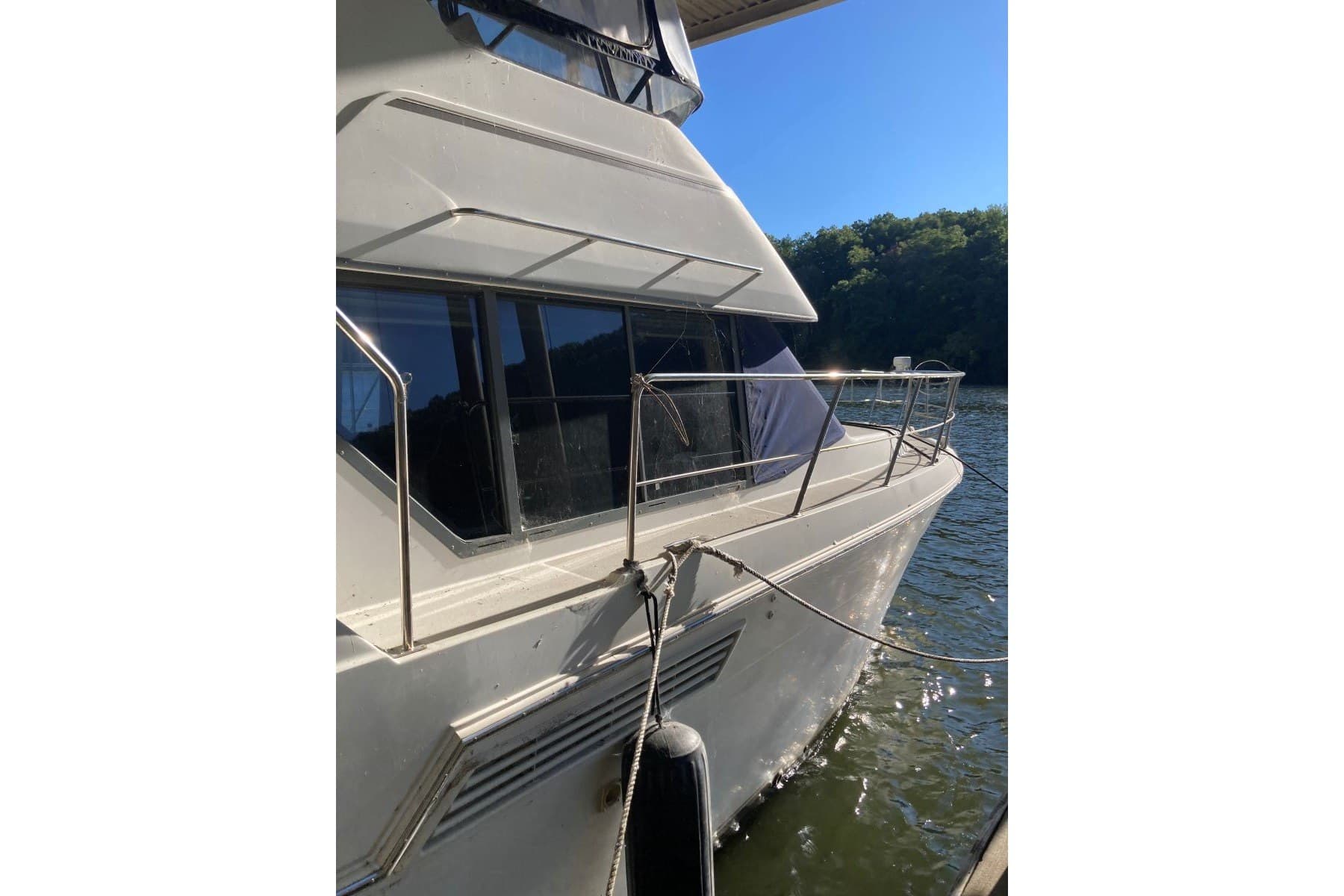1996 Carver 355 Aft Cabin Motor Yacht — Florence, TN (photo 17)