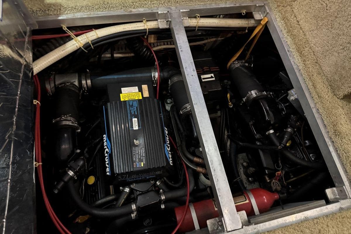 1993 Carver 300 Aft Cabin — Mt Juliet, TN (photo 40)