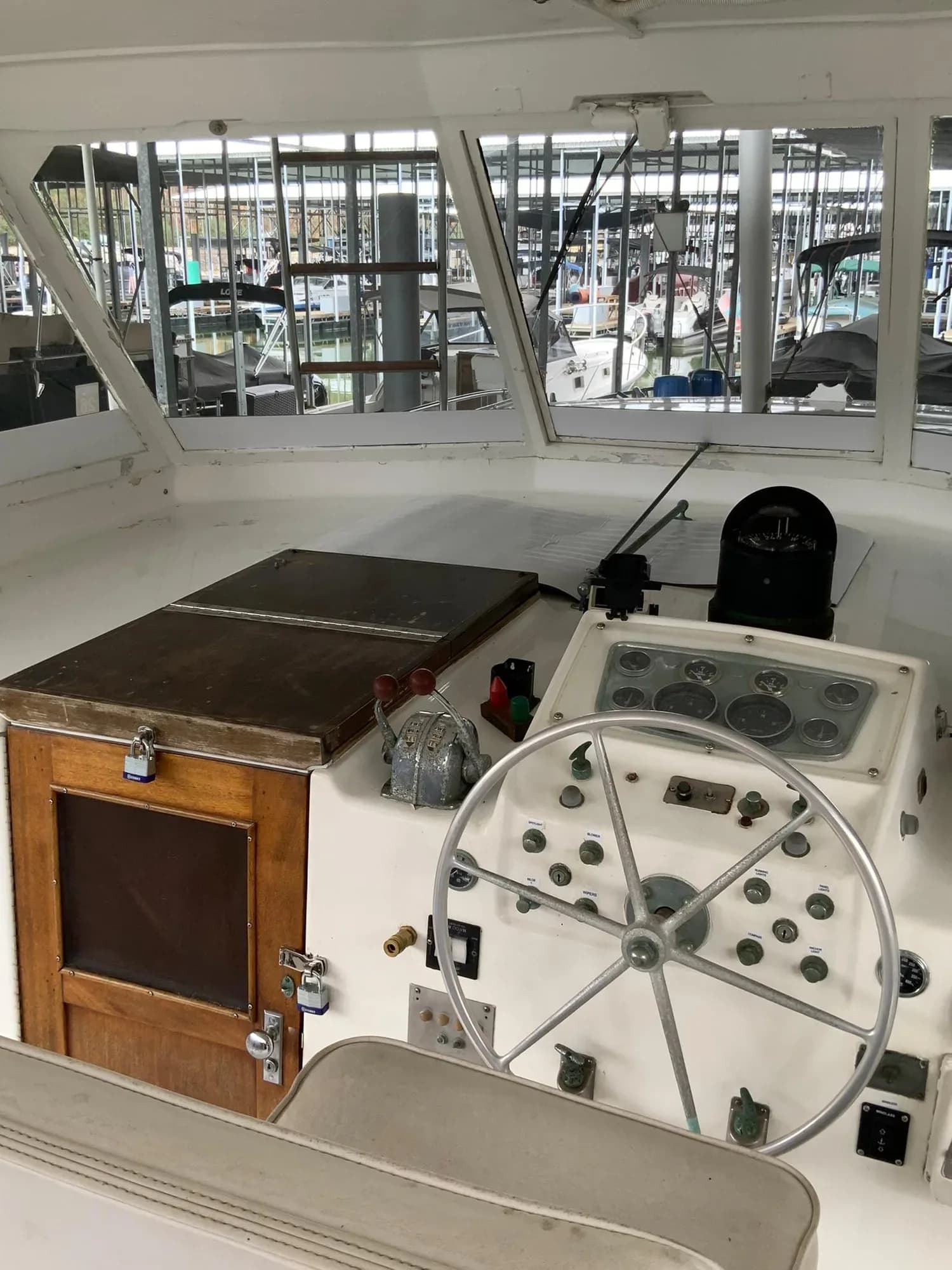 1969 Hatteras 41 Twin Cabin — Iuka, MS (photo 27)