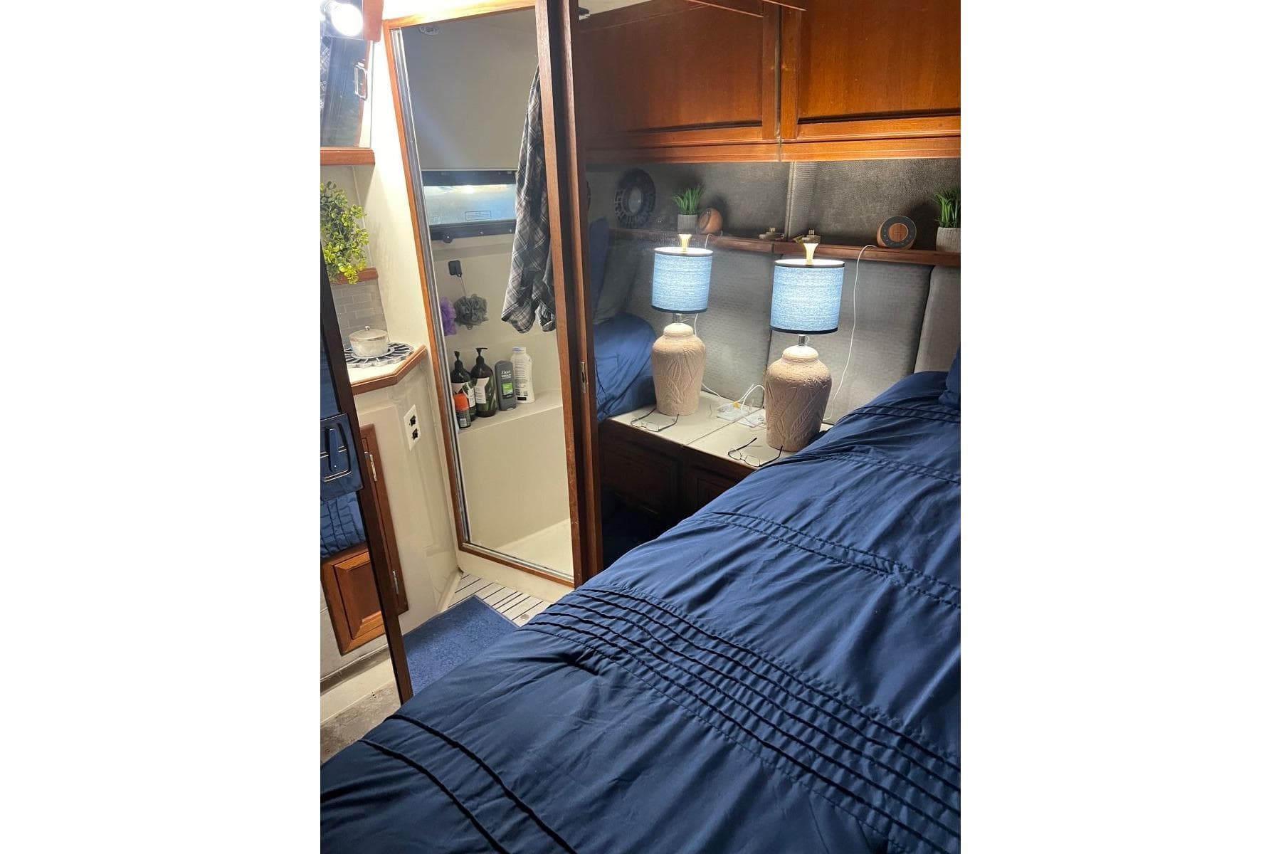 1987 Carver 42 Aft Cabin Motor Yacht — Waverly, TN (photo 43)