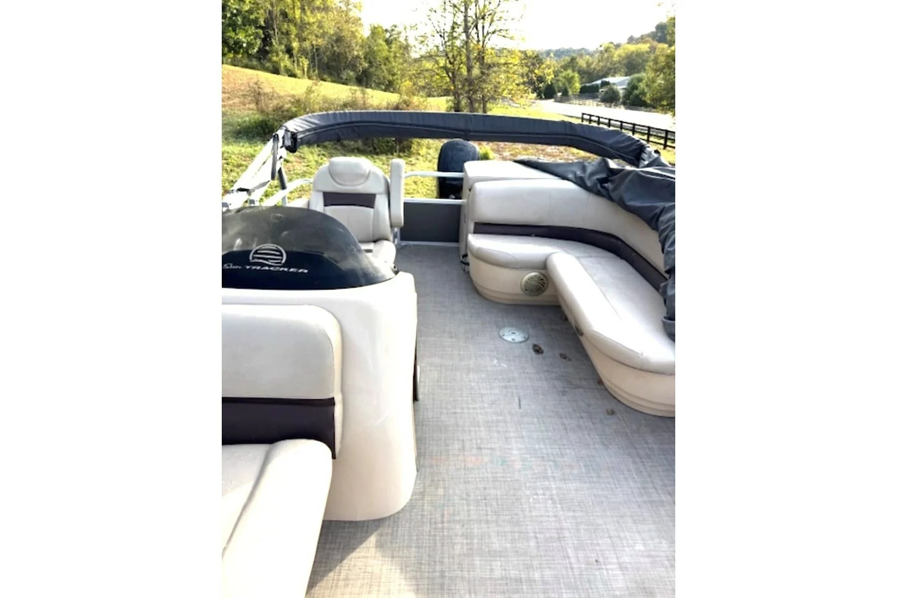 2017 Sun Tracker Party Barge 20 DLX — Franklin, TN (photo 2)