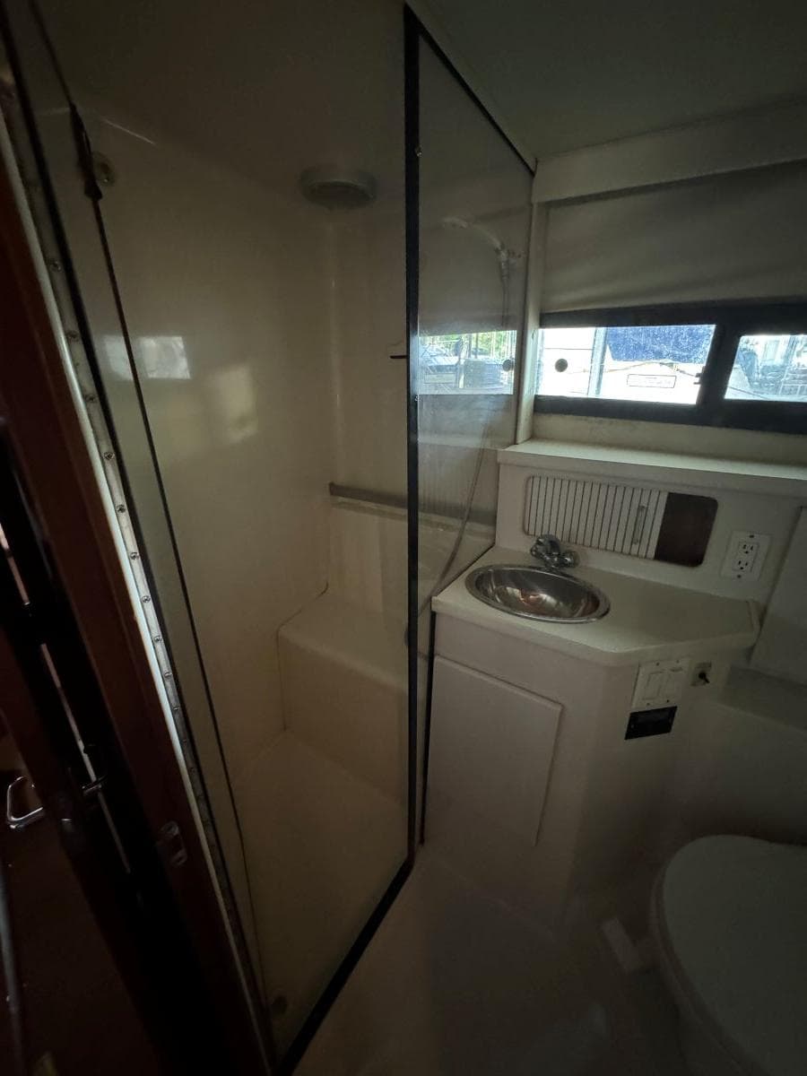 1994 Carver 350 Aft Cabin Motor Yacht — Gallatin, TN (photo 30)