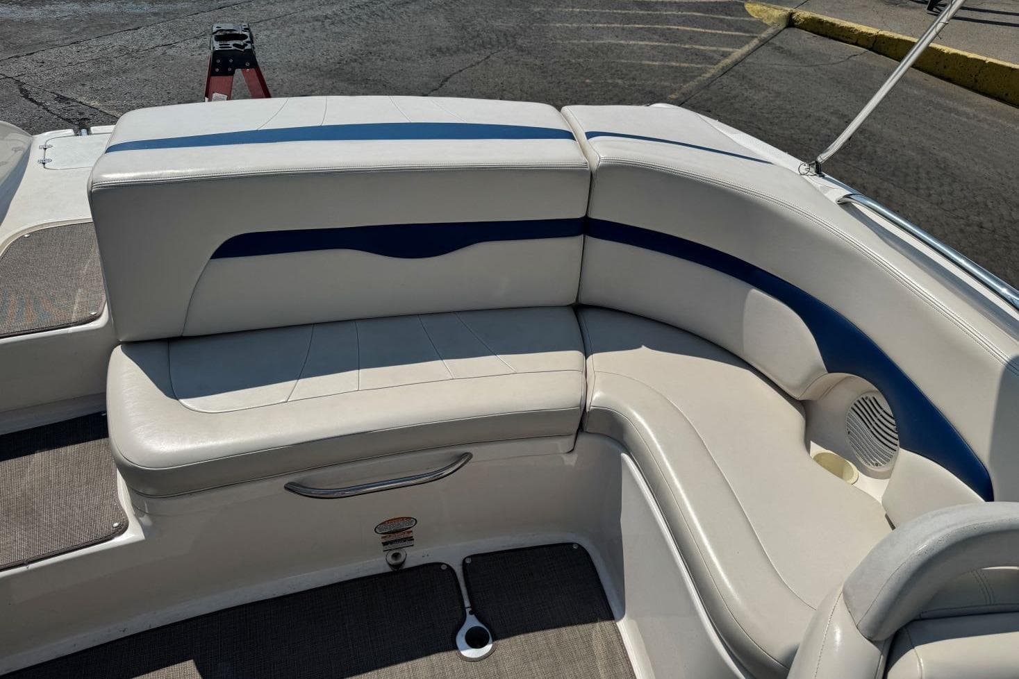 2001 Chaparral 220 SSi — Hendersonville, TN (photo 9)