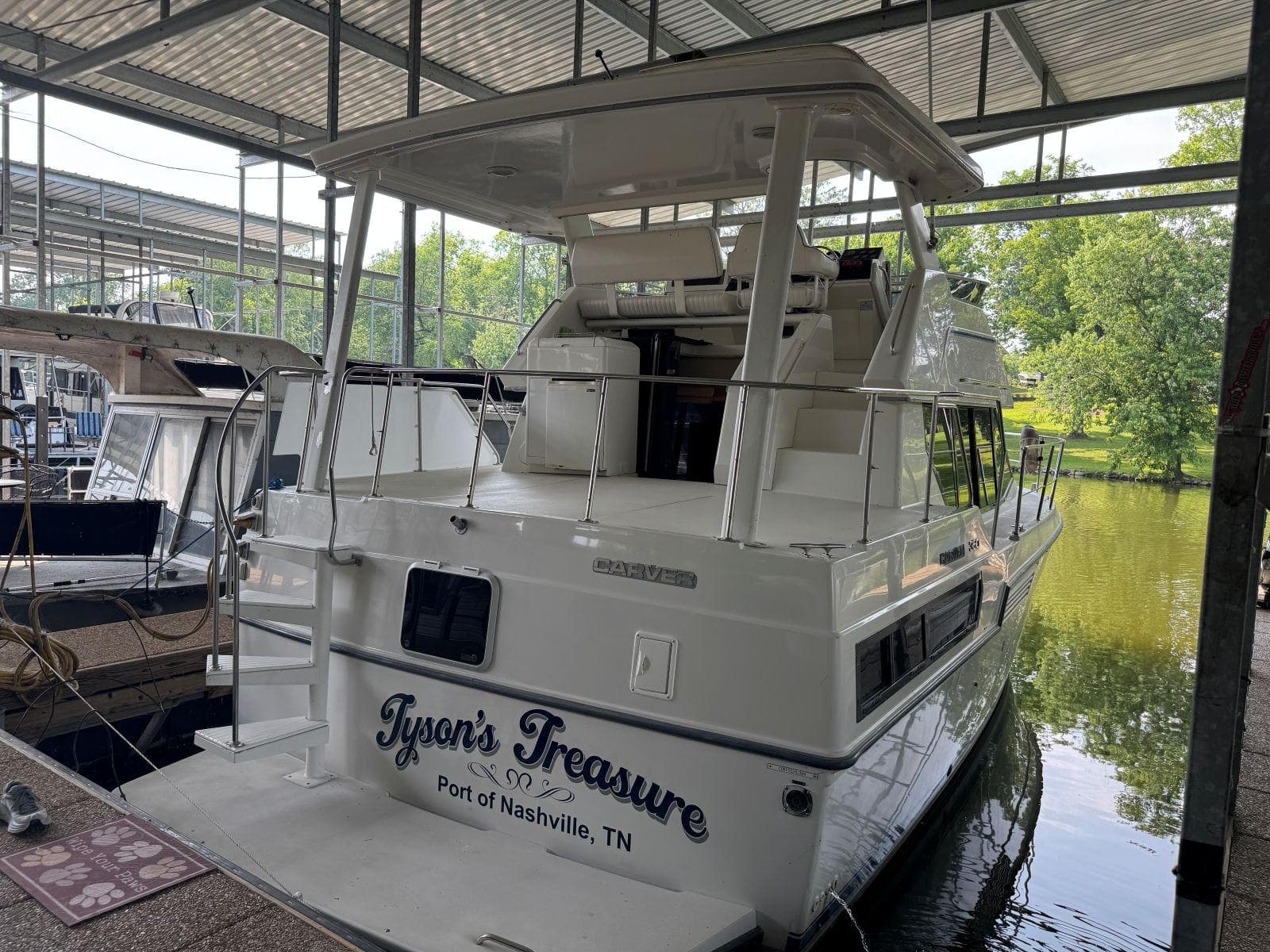 1994 Carver 350 Aft Cabin Motor Yacht — Gallatin, TN (photo 4)